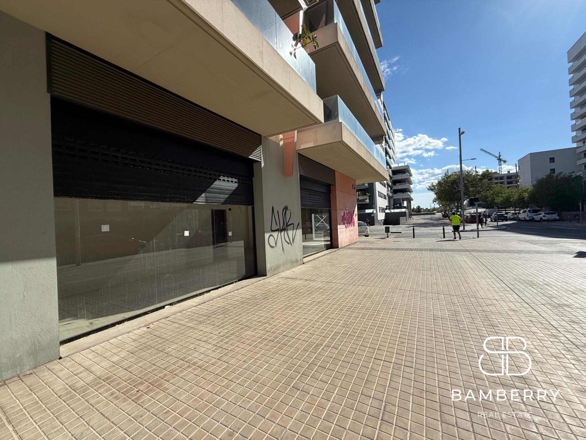 Corner premises in a modern building (2022), with great visibility and a wide façade in Badalona. Perfect to make your business stand out in a highly busy area.-16