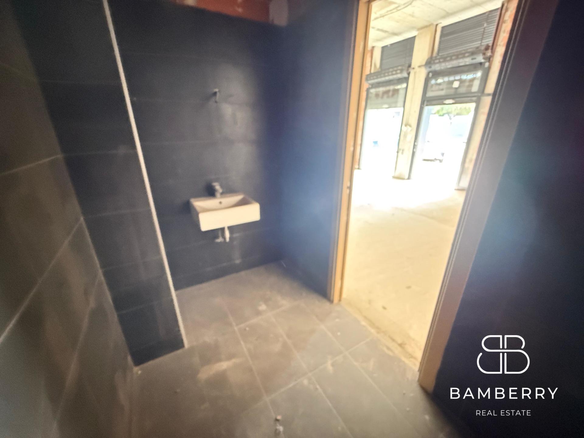 84 m² newly built open-plan premises on the ground floor-11