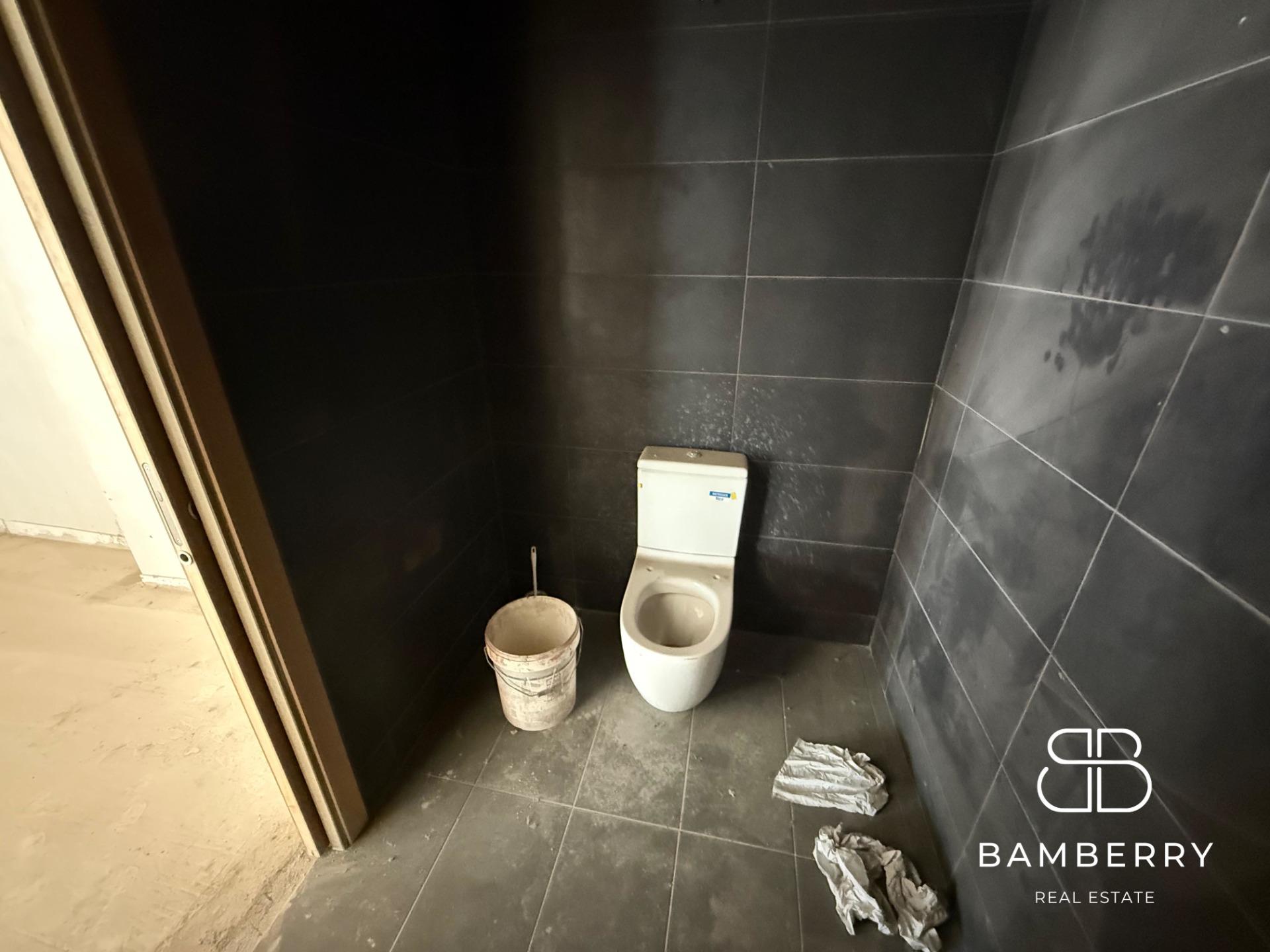 Spacious and bright 84 m² premises-12