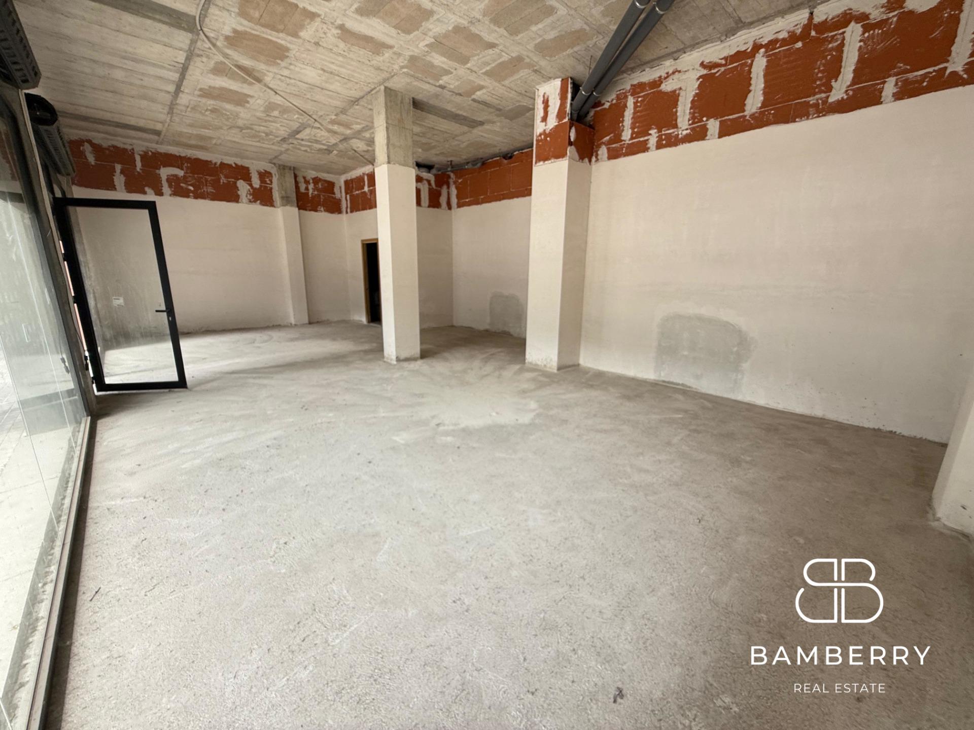 Spacious and bright 84 m² premises-27