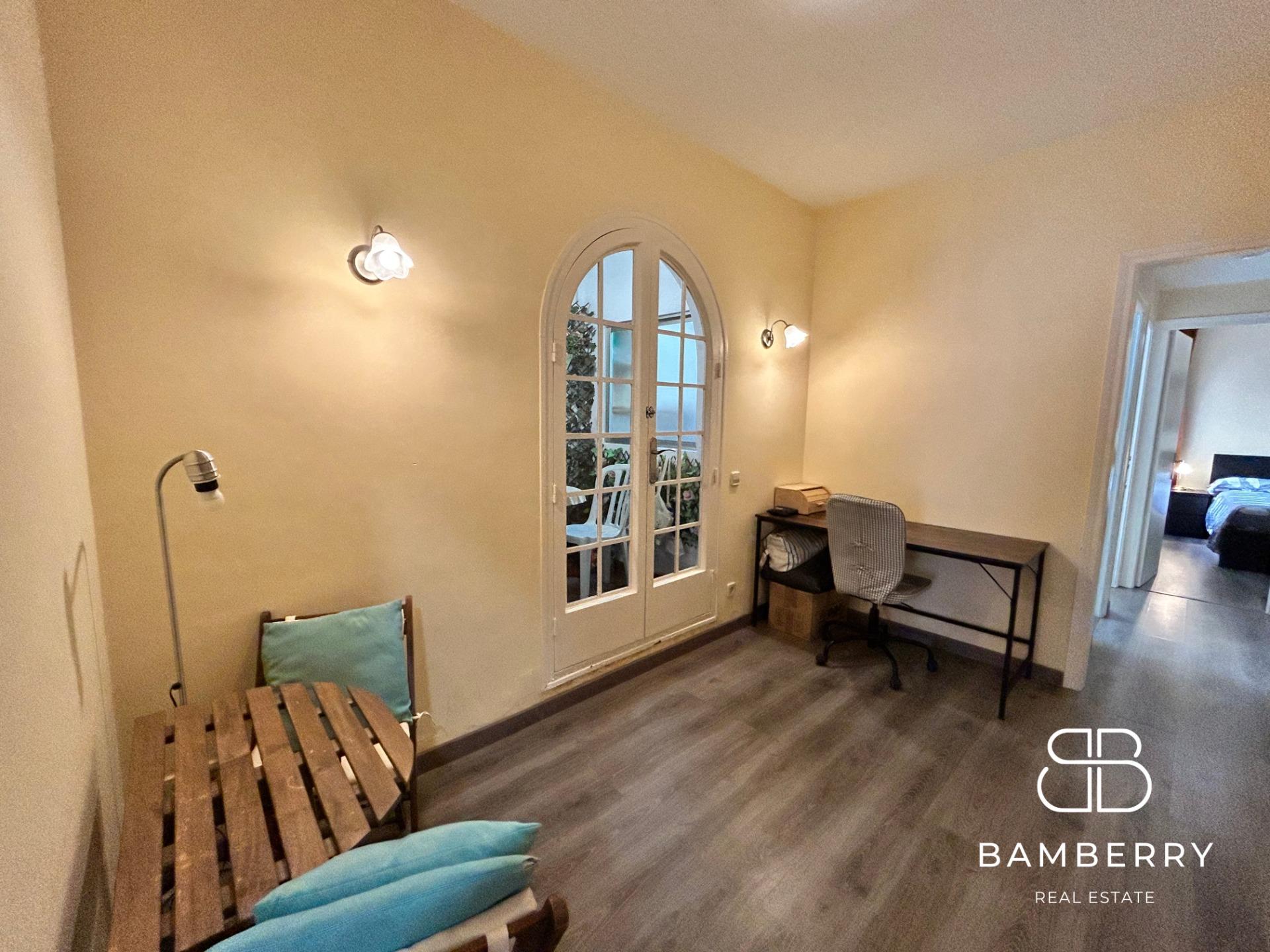Charming apartment with tourist license in the heart of Sitges – Ideal for living or investing-12