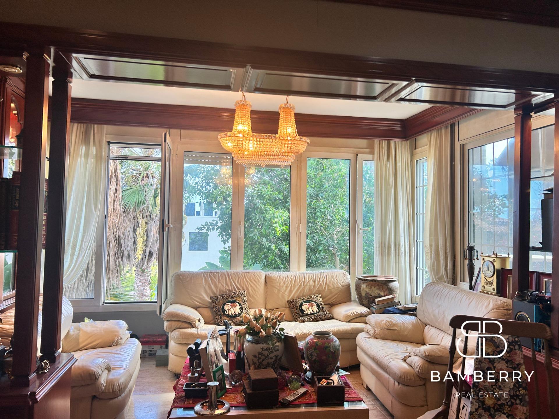 Exclusive house with garden, pool and south orientation in Castelldefels – Space, light and tranquility just minutes from Barcelona-12
