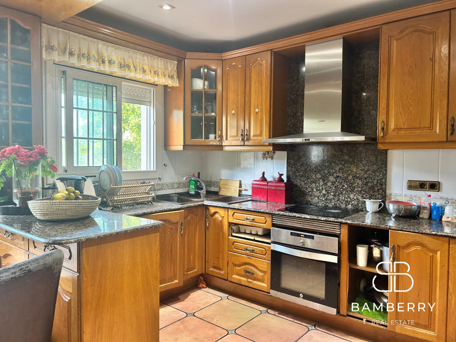 Exclusive house with garden, pool and south orientation in Castelldefels – Space, light and tranquility just minutes from Barcelona-13