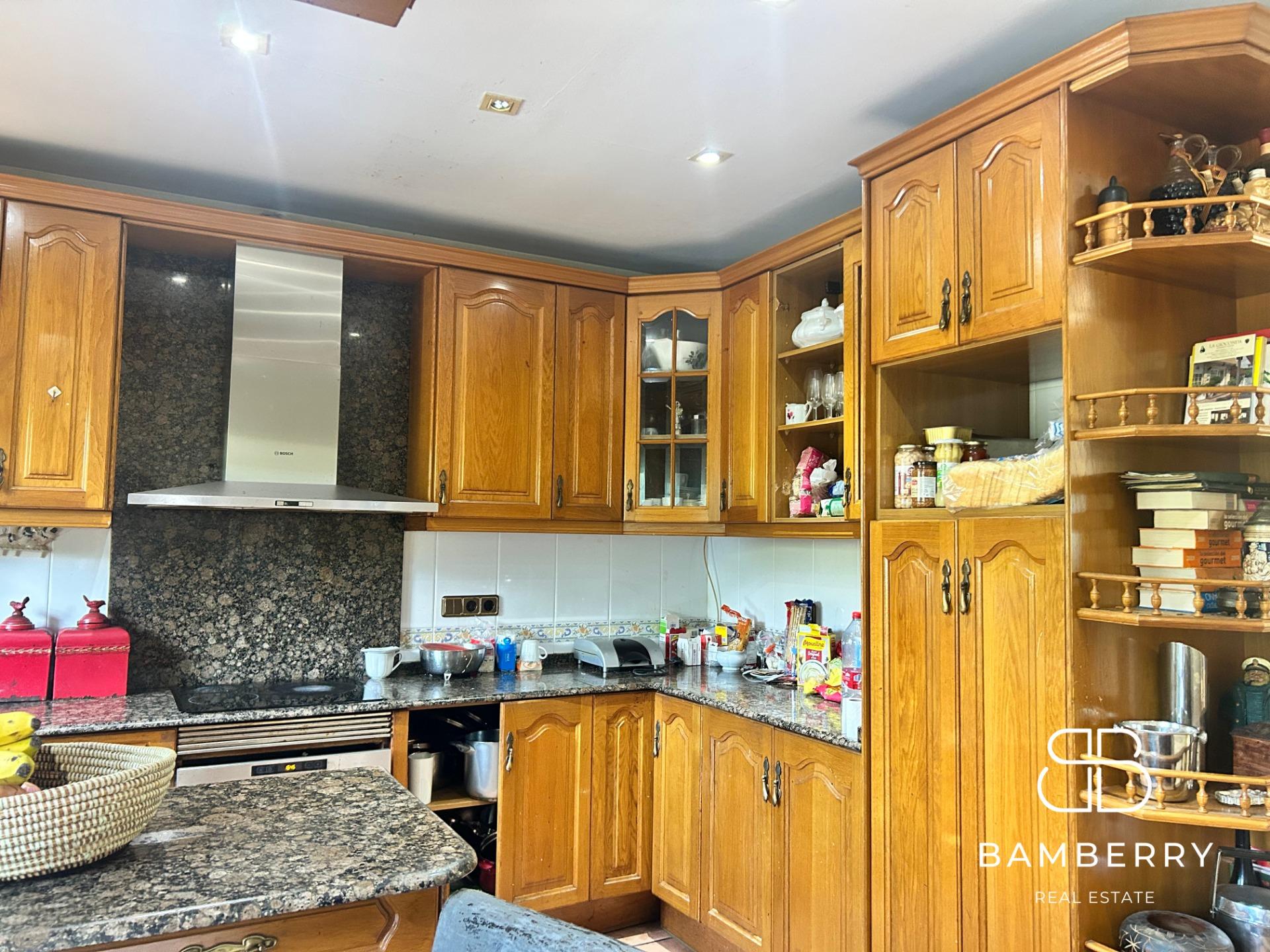 Exclusive house with garden, pool and south orientation in Castelldefels – Space, light and tranquility just minutes from Barcelona-14