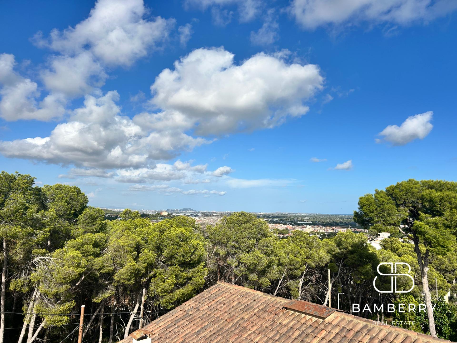 Exclusive house with garden, pool and south orientation in Castelldefels – Space, light and tranquility just minutes from Barcelona-28