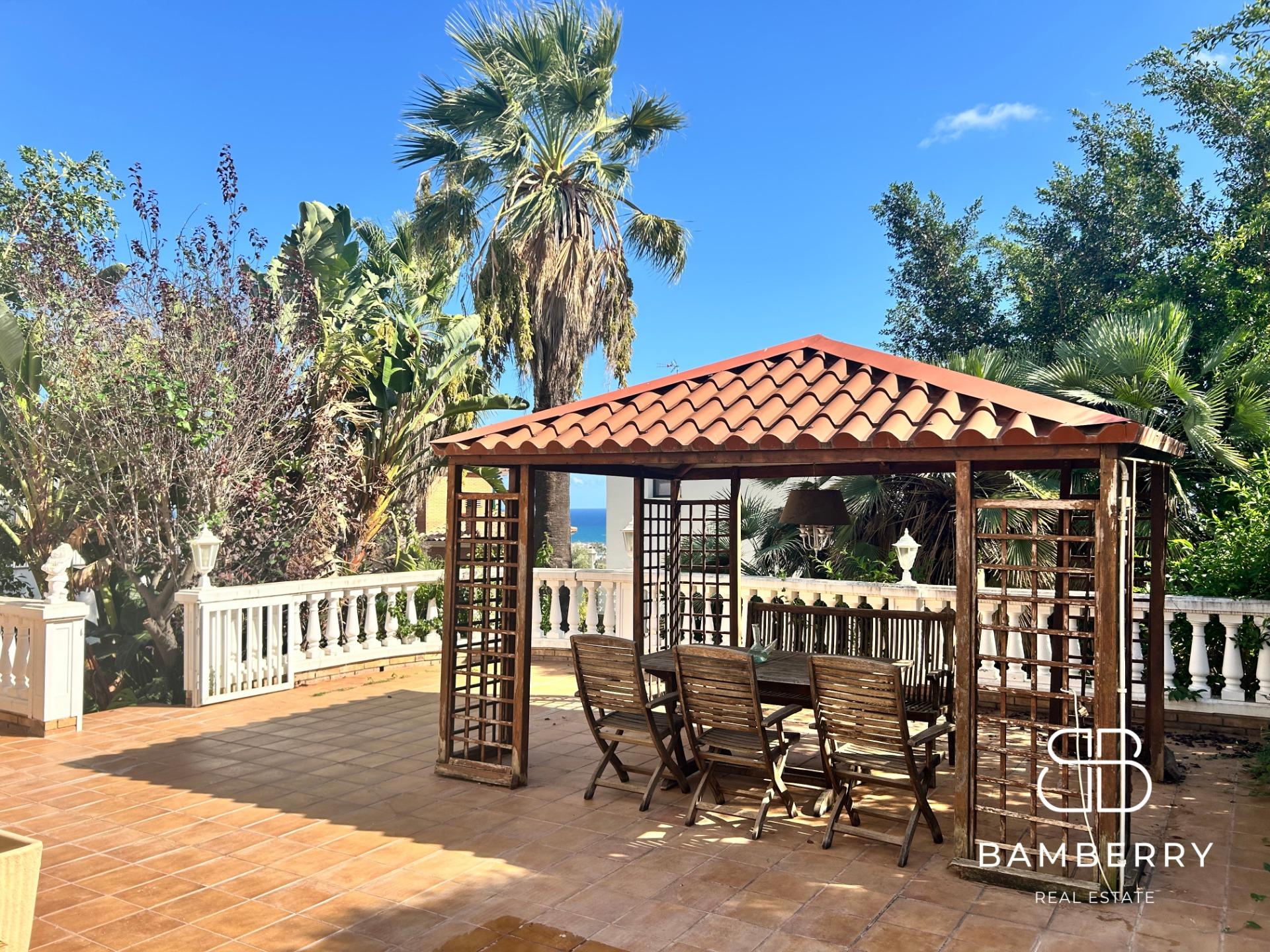 Exclusive house with garden, pool and south orientation in Castelldefels – Space, light and tranquility just minutes from Barcelona-29