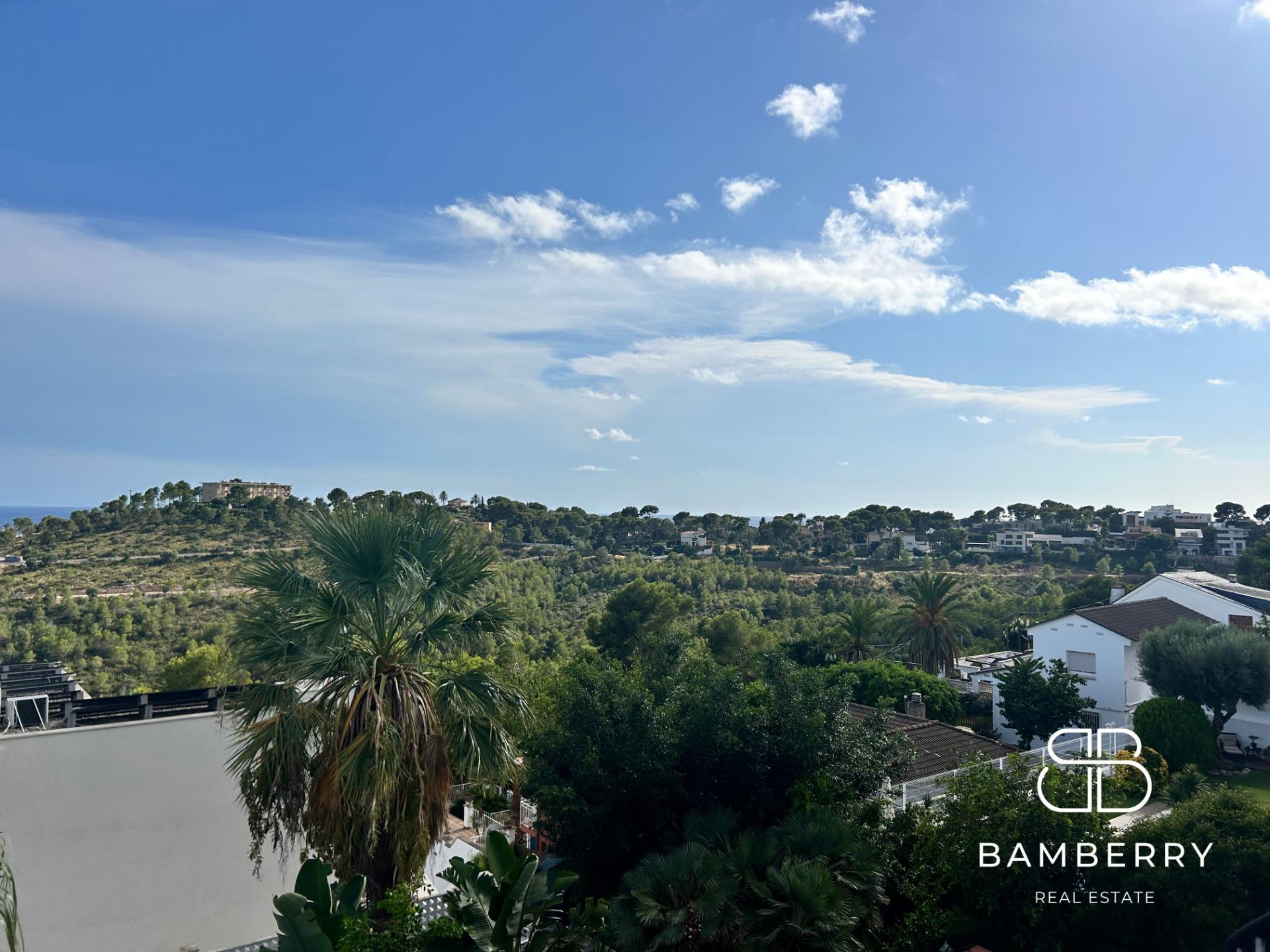 Exclusive house with garden, pool and south orientation in Castelldefels – Space, light and tranquility just minutes from Barcelona-36
