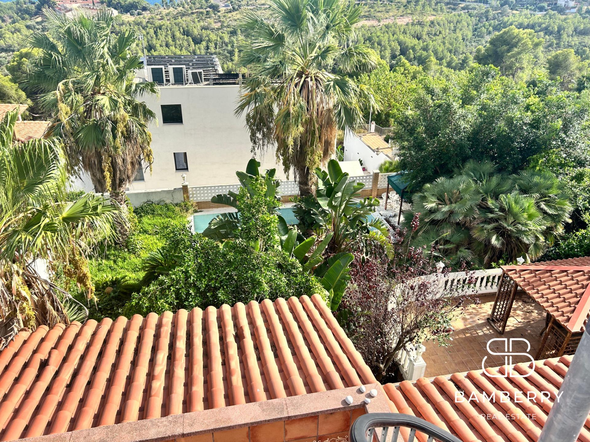 Exclusive house with garden, pool and south orientation in Castelldefels – Space, light and tranquility just minutes from Barcelona-37