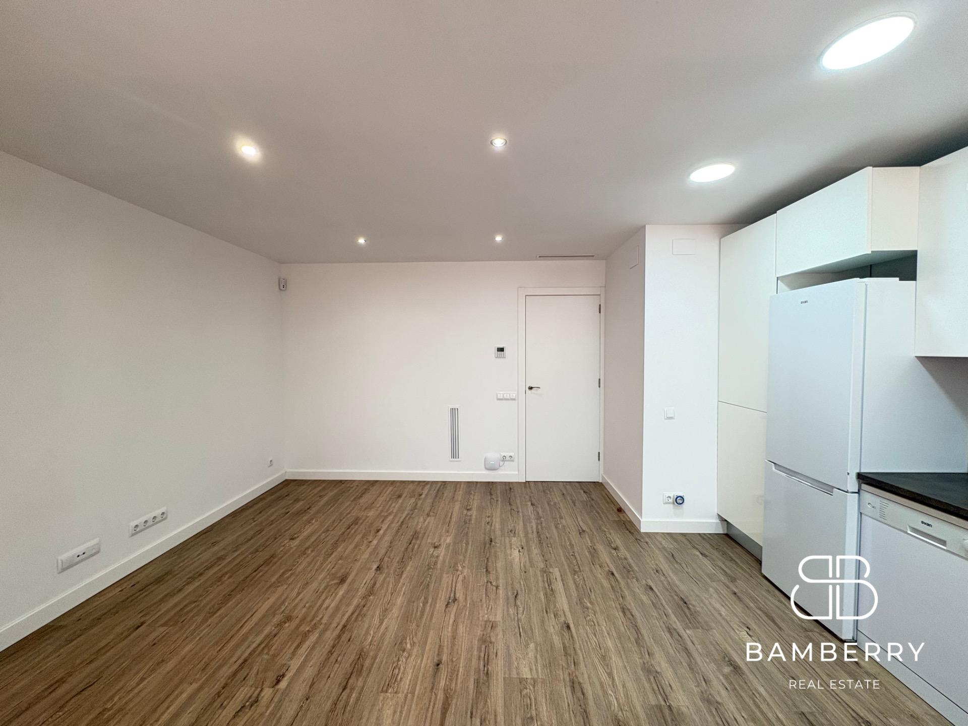 Renovated ground floor with small patio-7