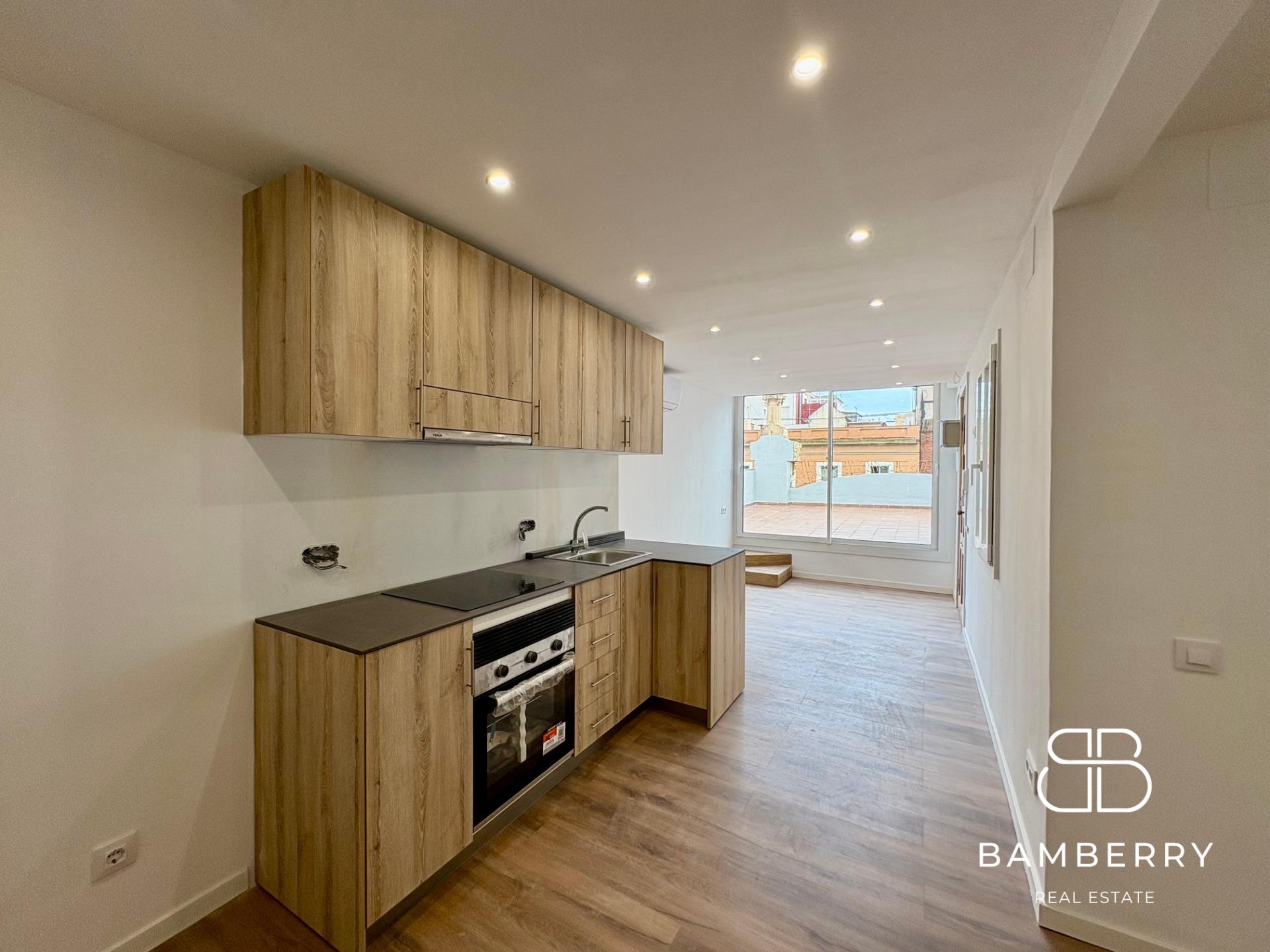 Renovated apartment with terrace on Consell de Cent – Eixample Derecho-1