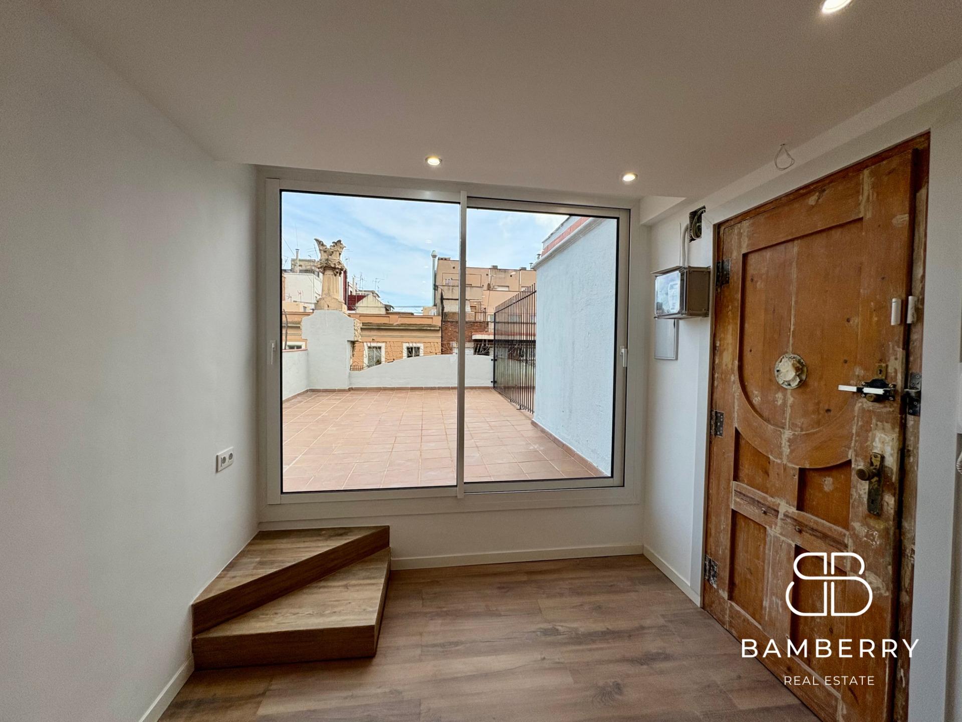 Renovated apartment with terrace on Consell de Cent – Eixample Derecho-2
