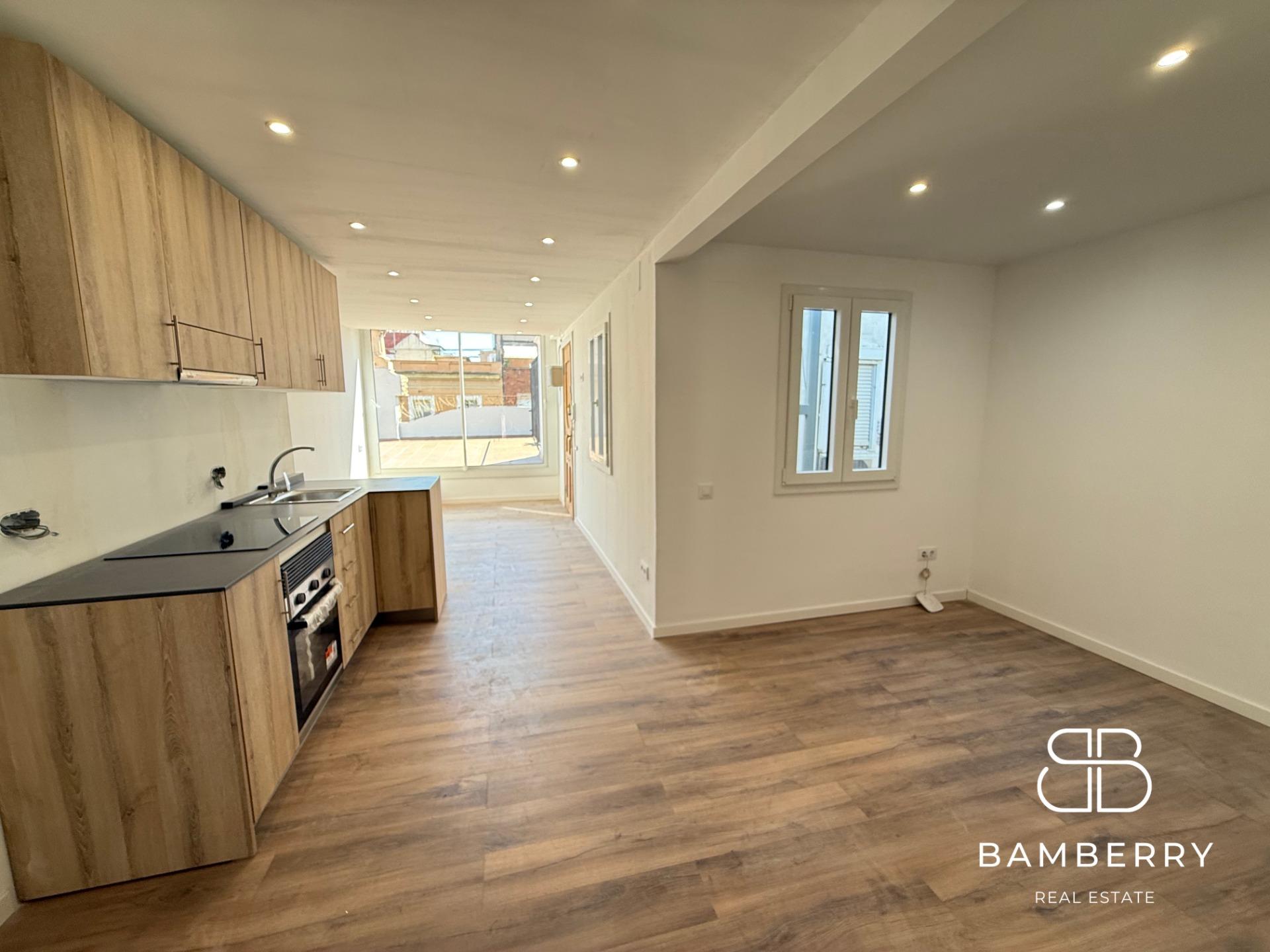Renovated apartment with terrace on Consell de Cent – Eixample Derecho-6