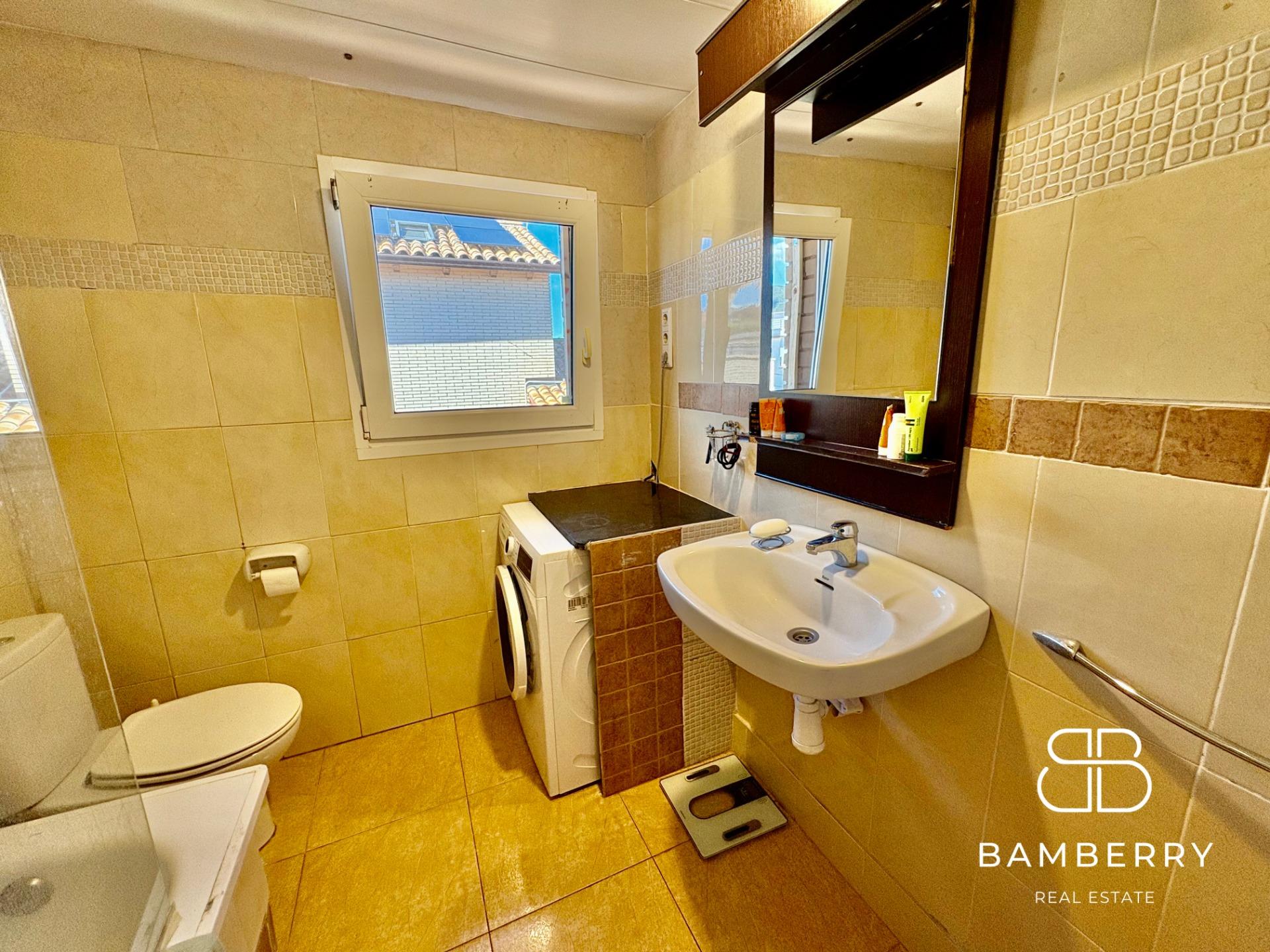 Flat for Sale in the Residential Area of Can Bou-12