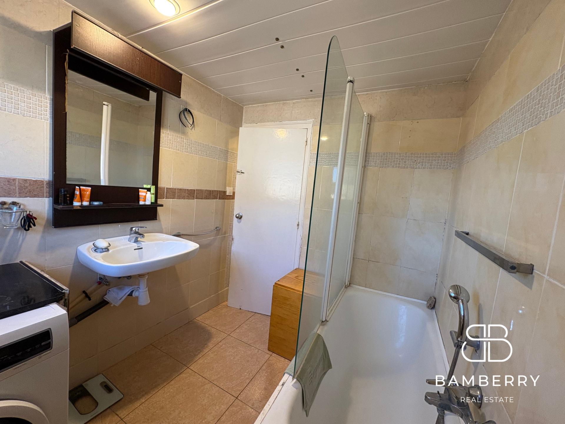 Flat for Sale in the Residential Area of Can Bou-13
