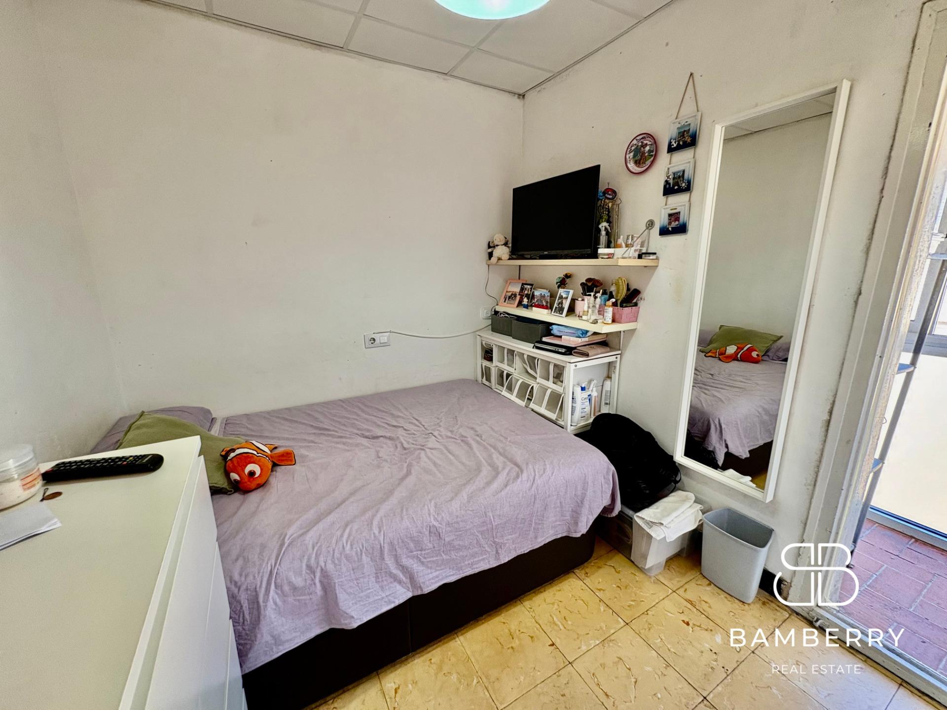 Flat for Sale in the Residential Area of Can Bou-16