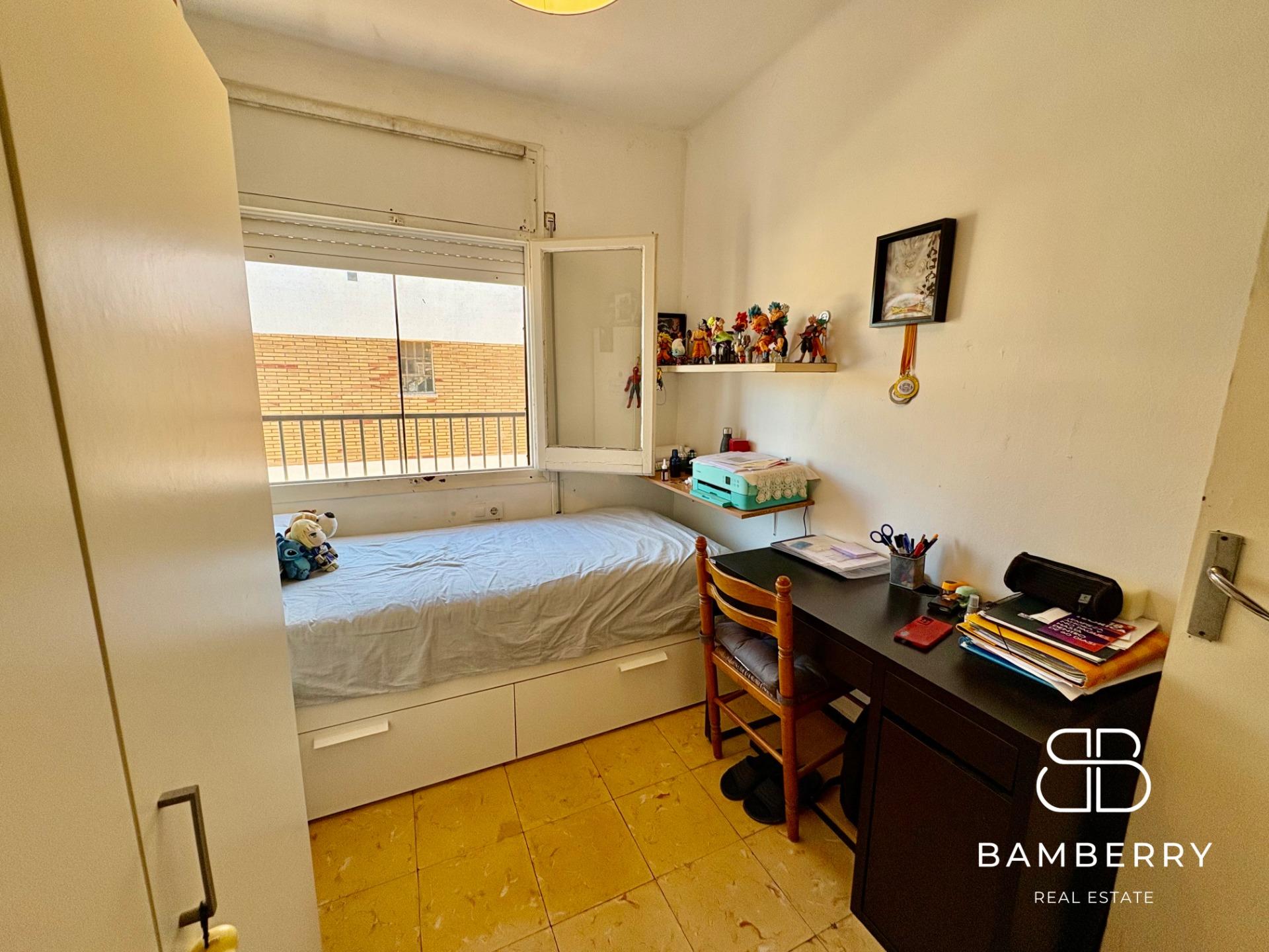 Flat for Sale in the Residential Area of Can Bou-24