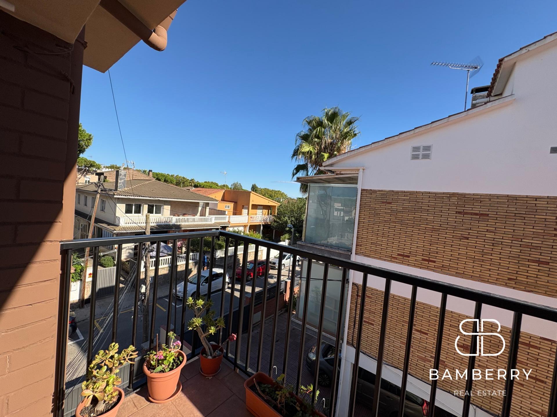 Flat for Sale in the Residential Area of Can Bou-26