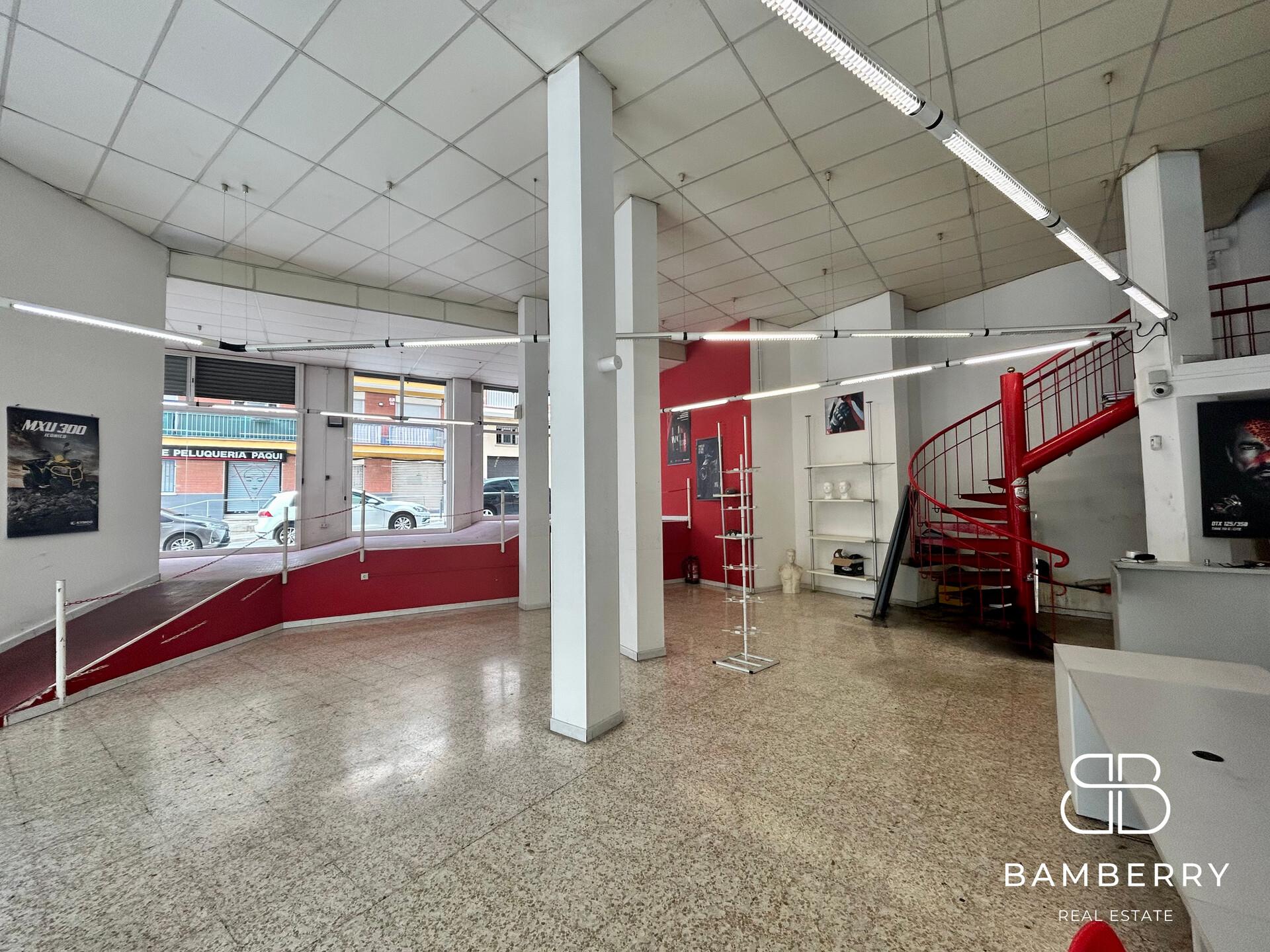 ESQUINERO CON GRAN ESCAPARETE-6