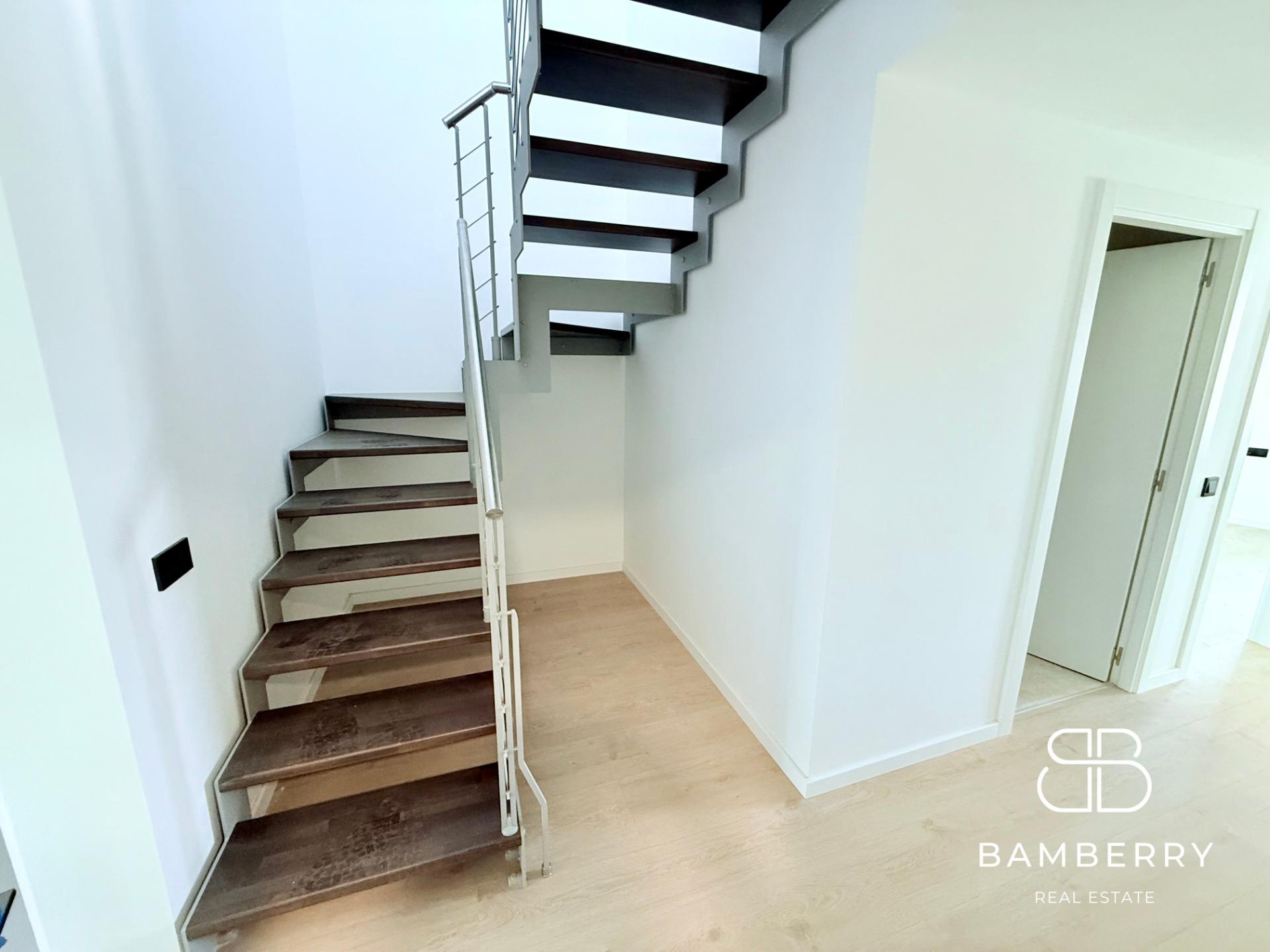 Exclusivo dúplex de obra nueva con terraza de 37 m² y piscina en  Badalona-3