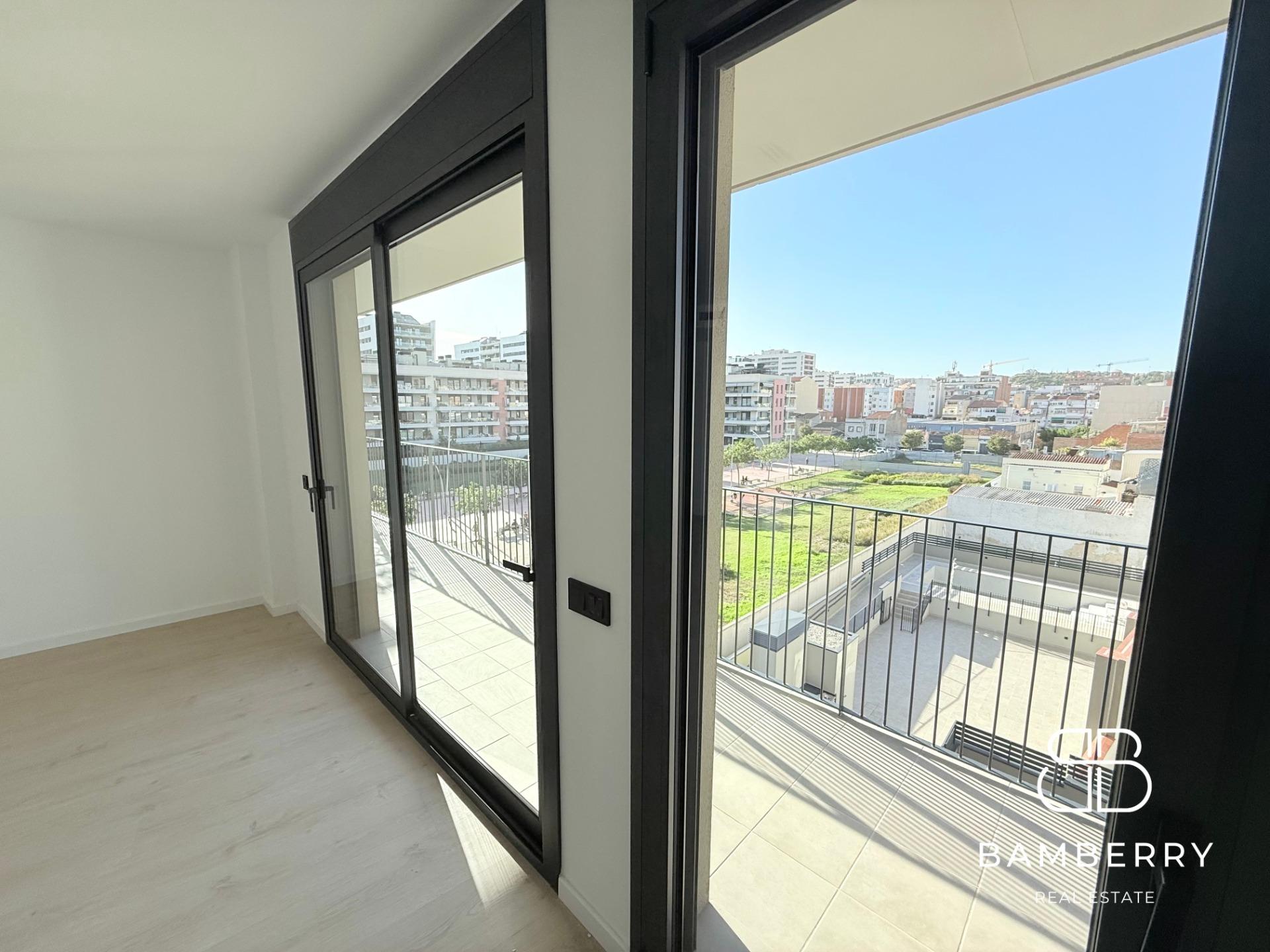 Exclusivo dúplex de obra nueva con terraza de 37 m² y piscina en  Badalona-7