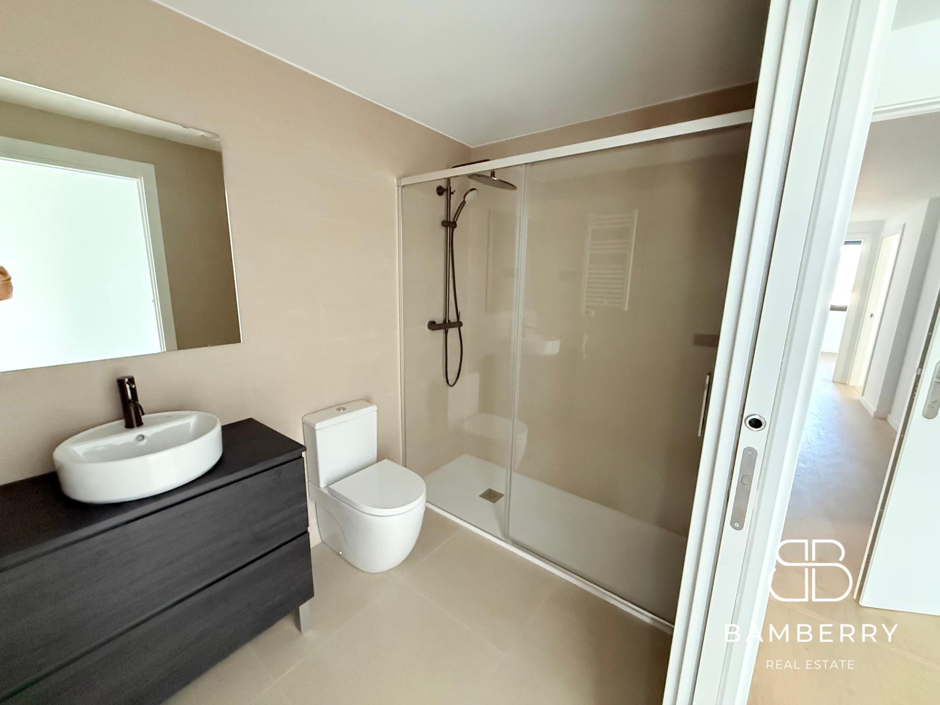 Exclusivo dúplex de obra nueva con terraza de 37 m² y piscina en  Badalona-9