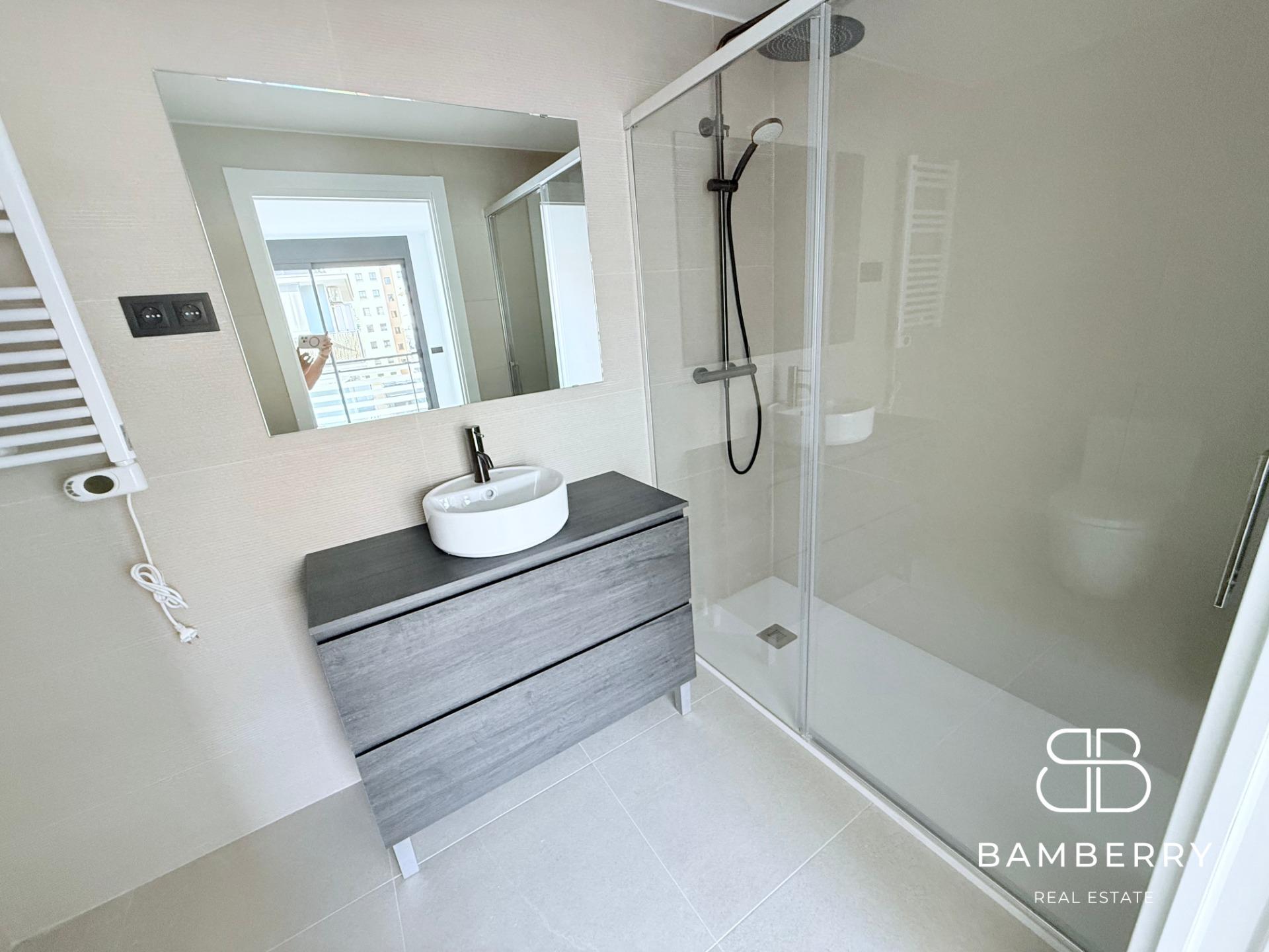 VIVE A 5 MIN DEL MAR EN BADALONA-24