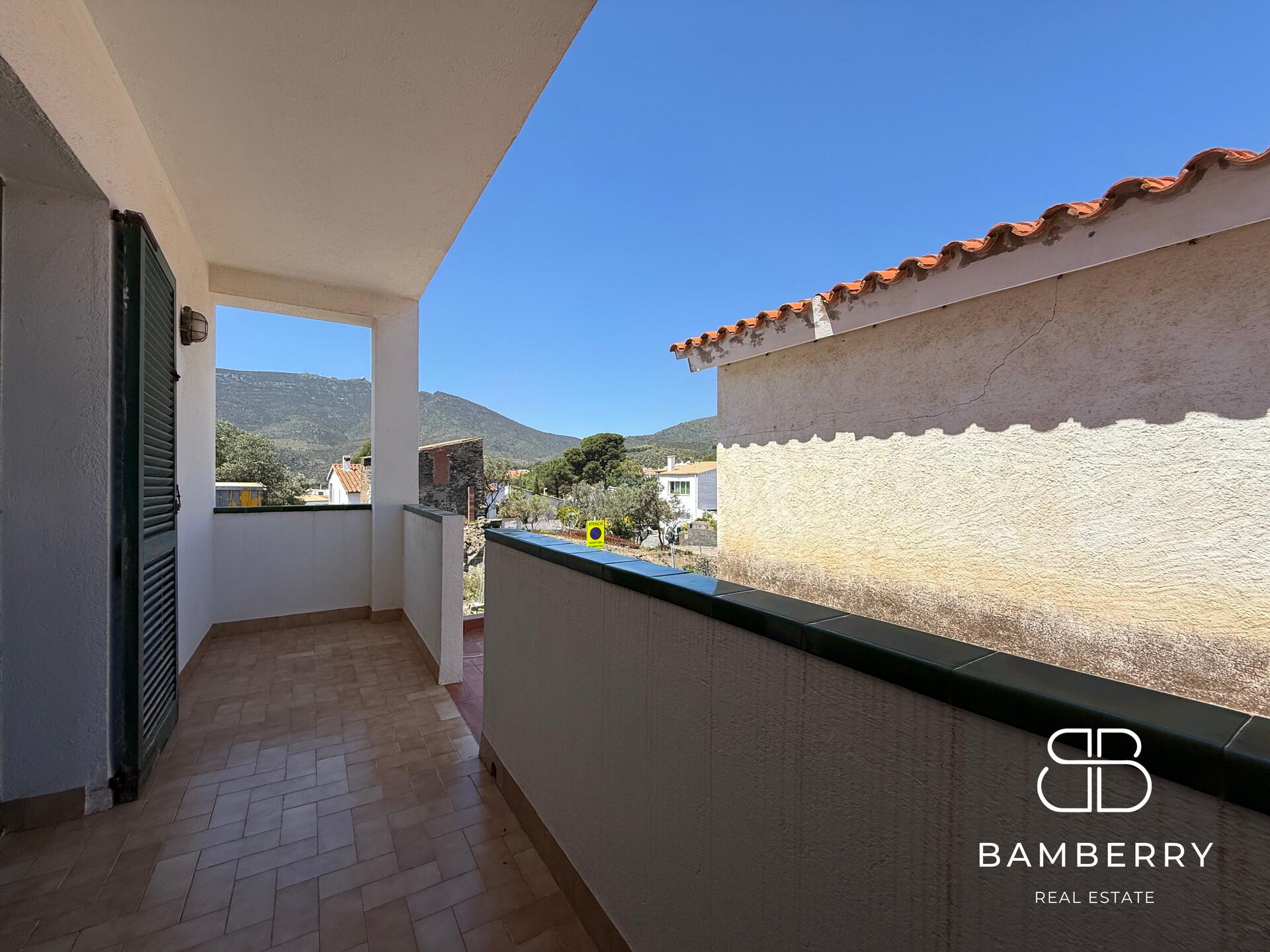 Casa adossada cantonera amb apartament independent a Cadaqués-30