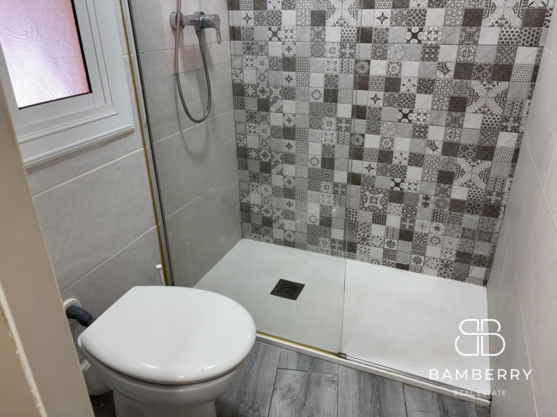 Planta baixa amb entrada independent i terrassa-41