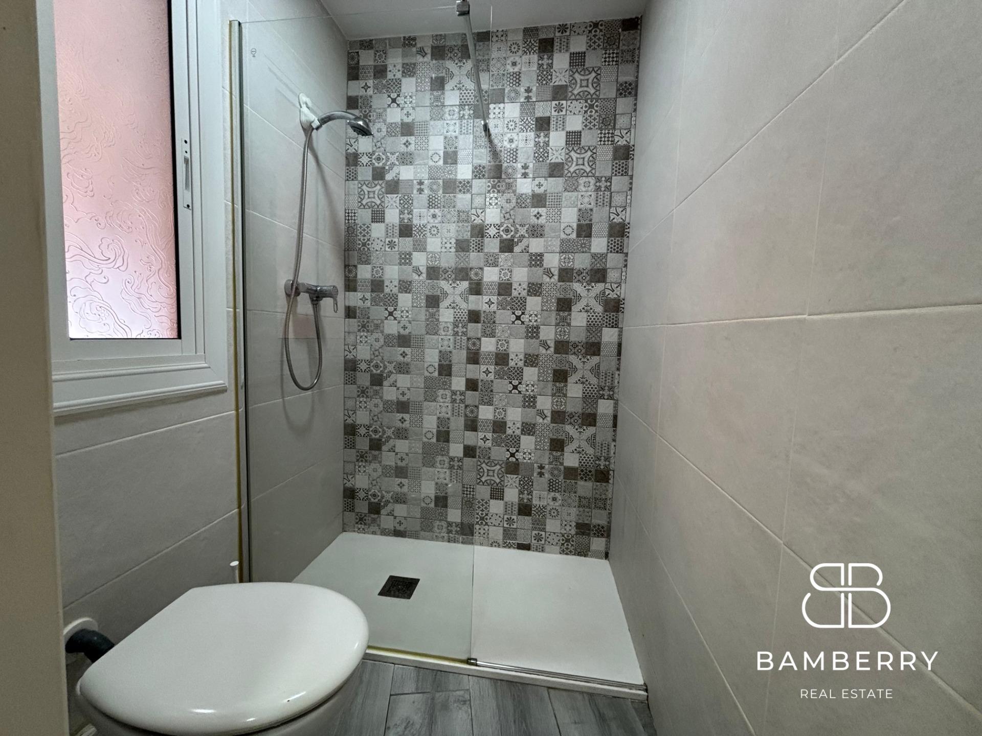 Planta baixa amb entrada independent i terrassa-46