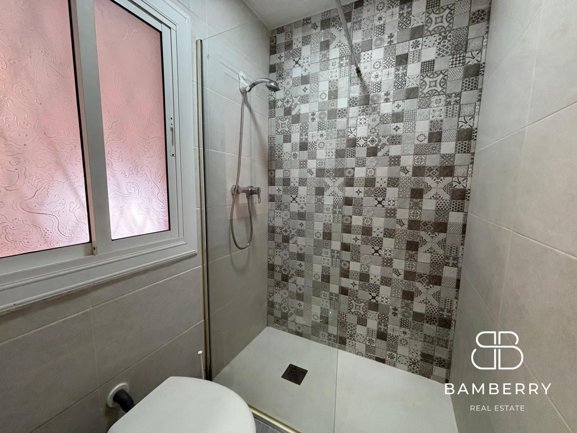 Planta baixa amb entrada independent i terrassa-47