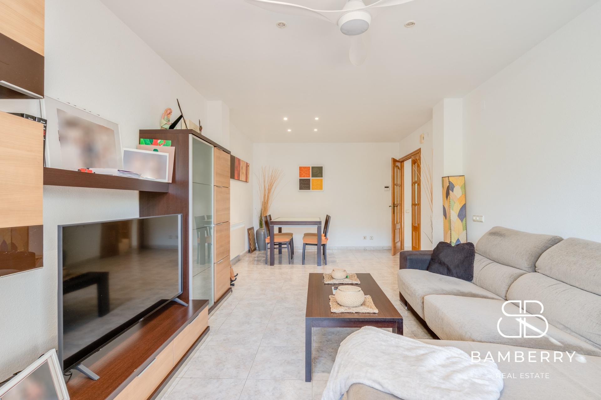 Fantàstic pis exterior amb terrassa, piscina i dues places d’aparcament a Sant Pol de Mar-8