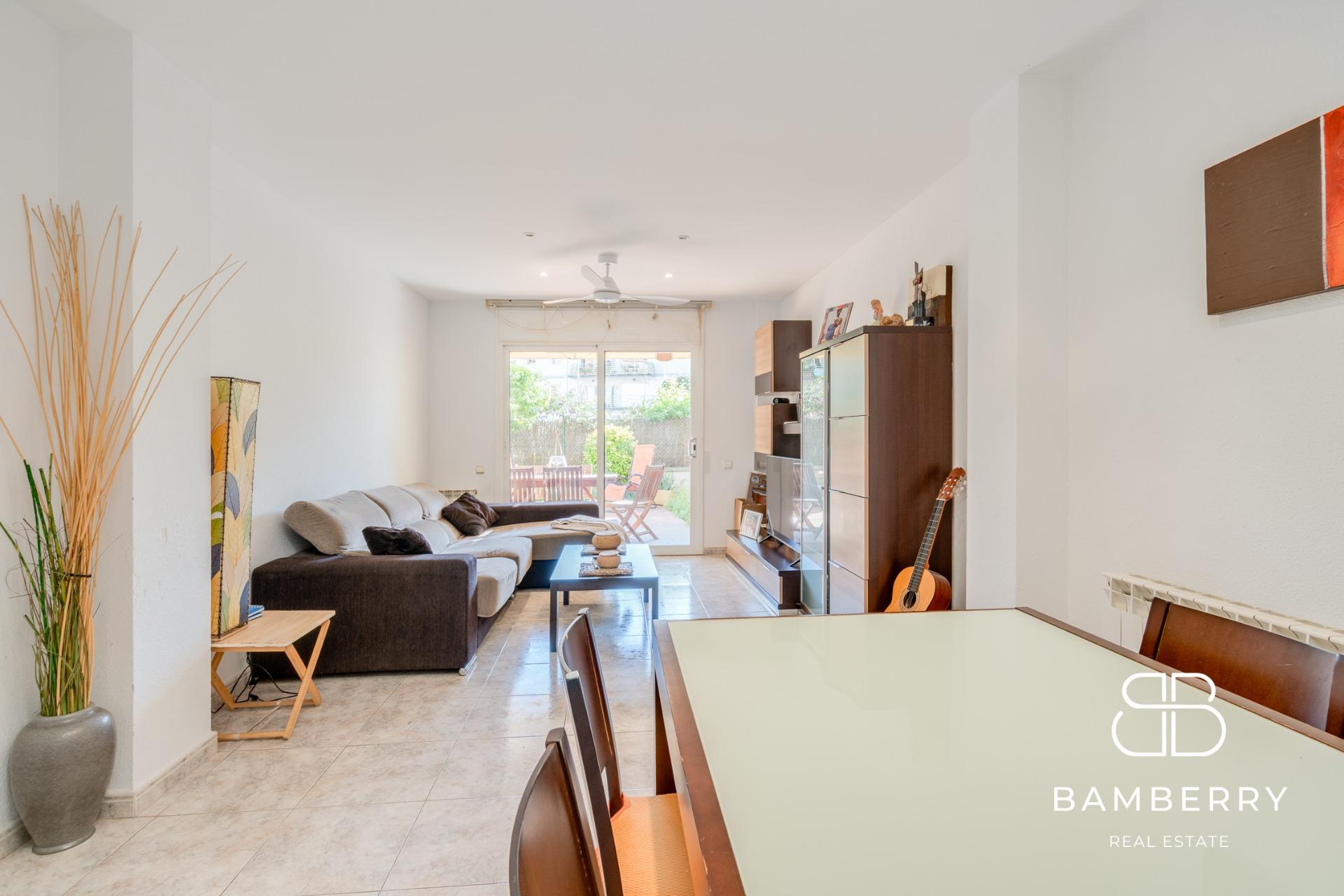 Fantàstic pis exterior amb terrassa, piscina i dues places d’aparcament a Sant Pol de Mar-9