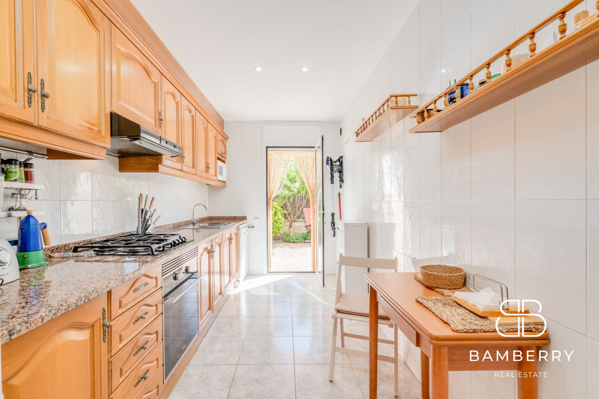 Fantàstic pis exterior amb terrassa, piscina i dues places d’aparcament a Sant Pol de Mar-12