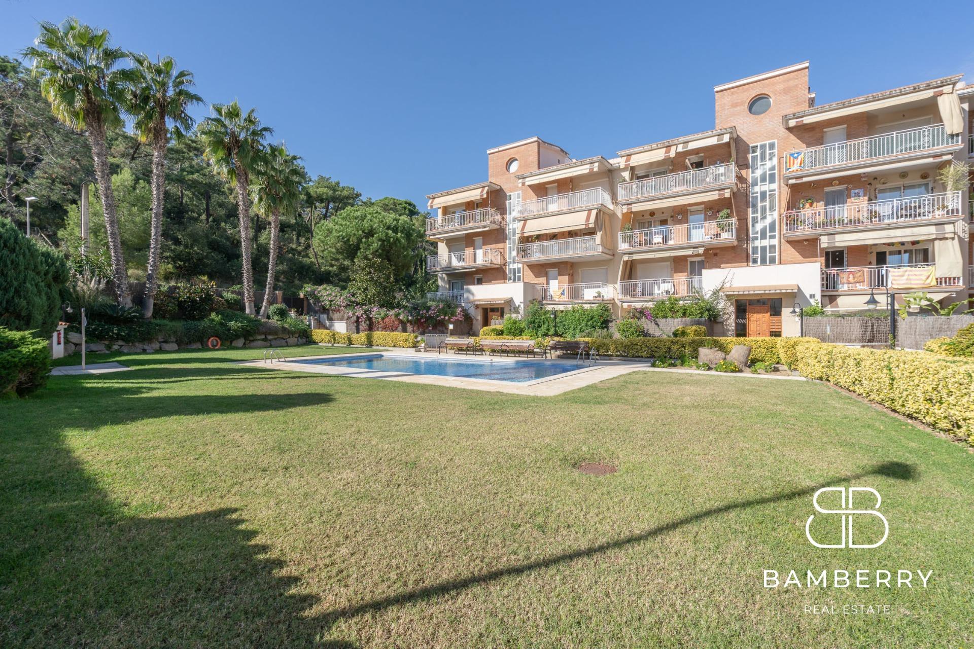 Fantàstic pis exterior amb terrassa, piscina i dues places d’aparcament a Sant Pol de Mar-43