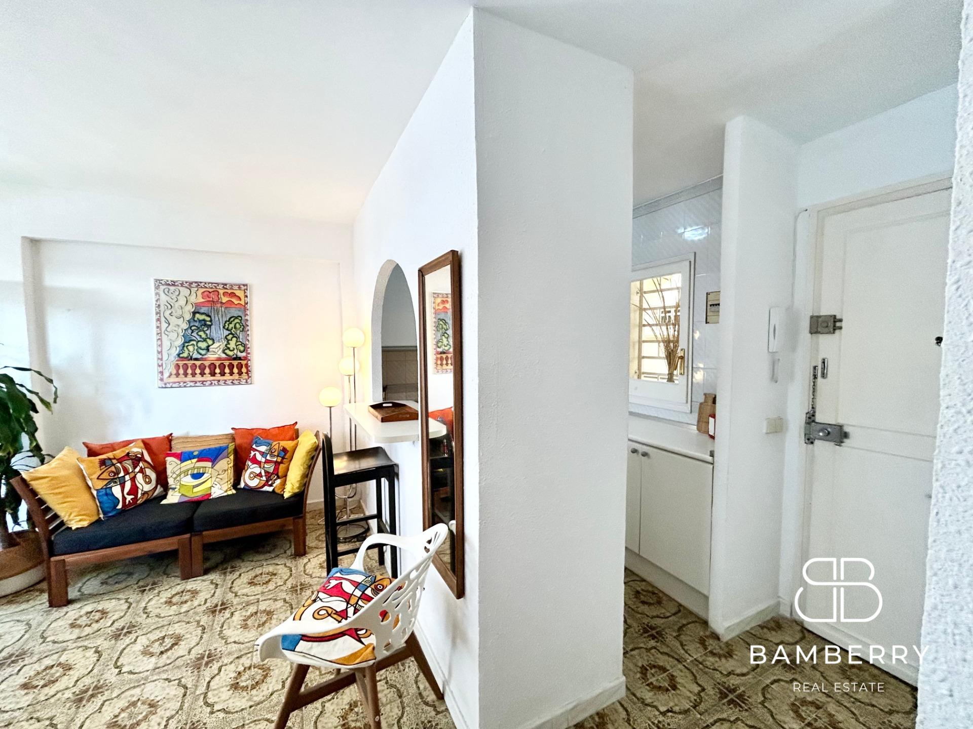 Acollidor pis amb terrassa a pocs passos de la platja-14