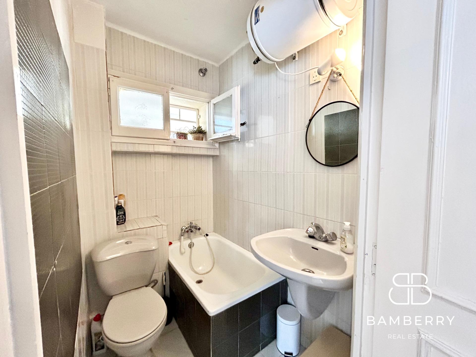 Acollidor pis amb terrassa a pocs passos de la platja-19