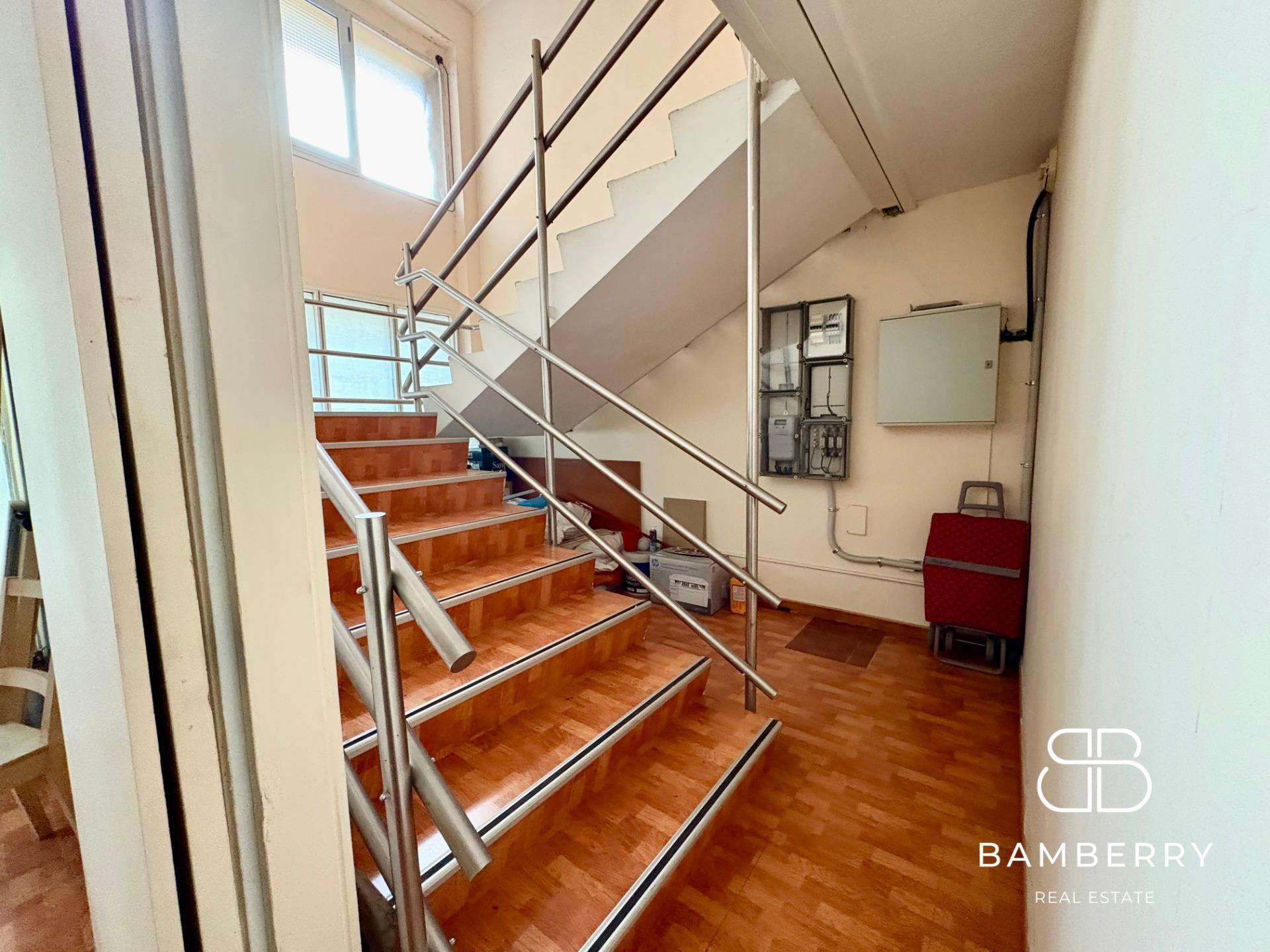 Spacious commercial premises with excellent transport links in Castelldefels-1