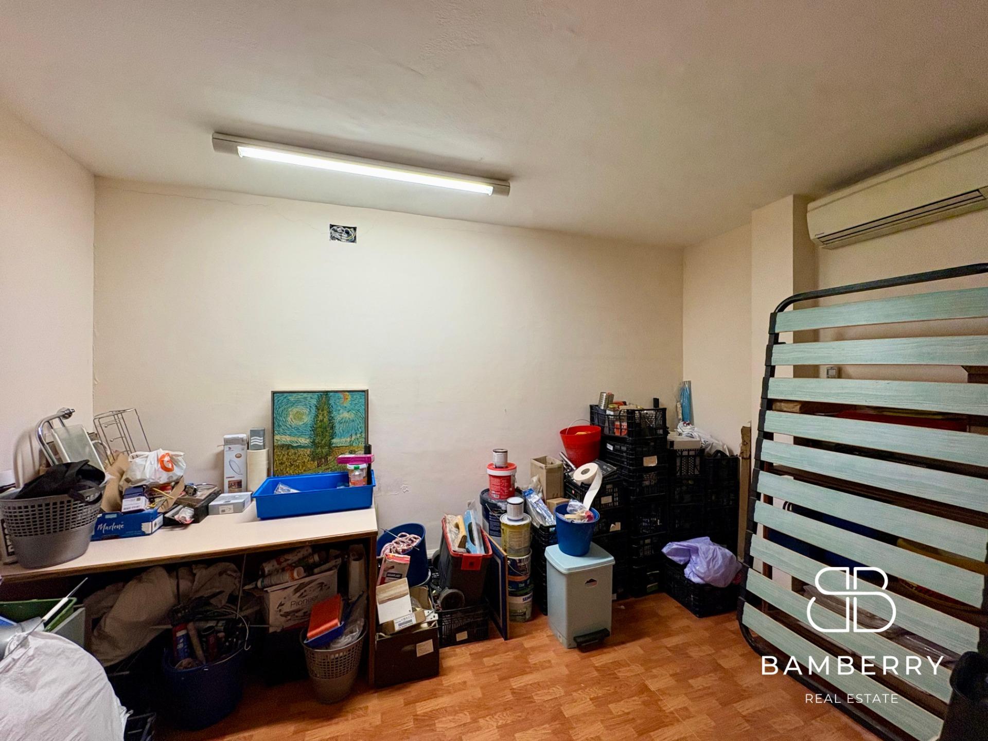 Spacious commercial premises with excellent transport links in Castelldefels-10