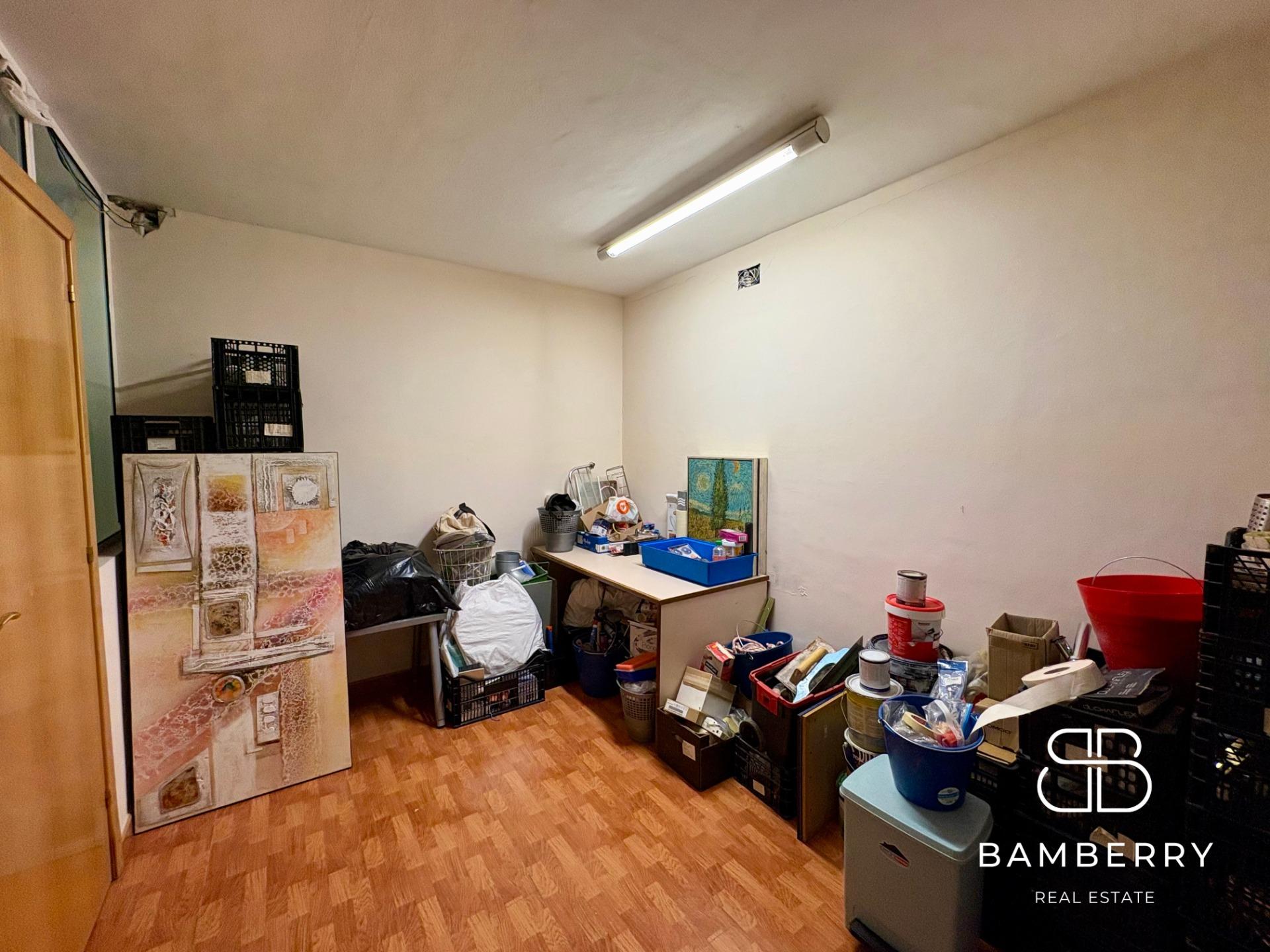 Spacious commercial premises with excellent transport links in Castelldefels-11