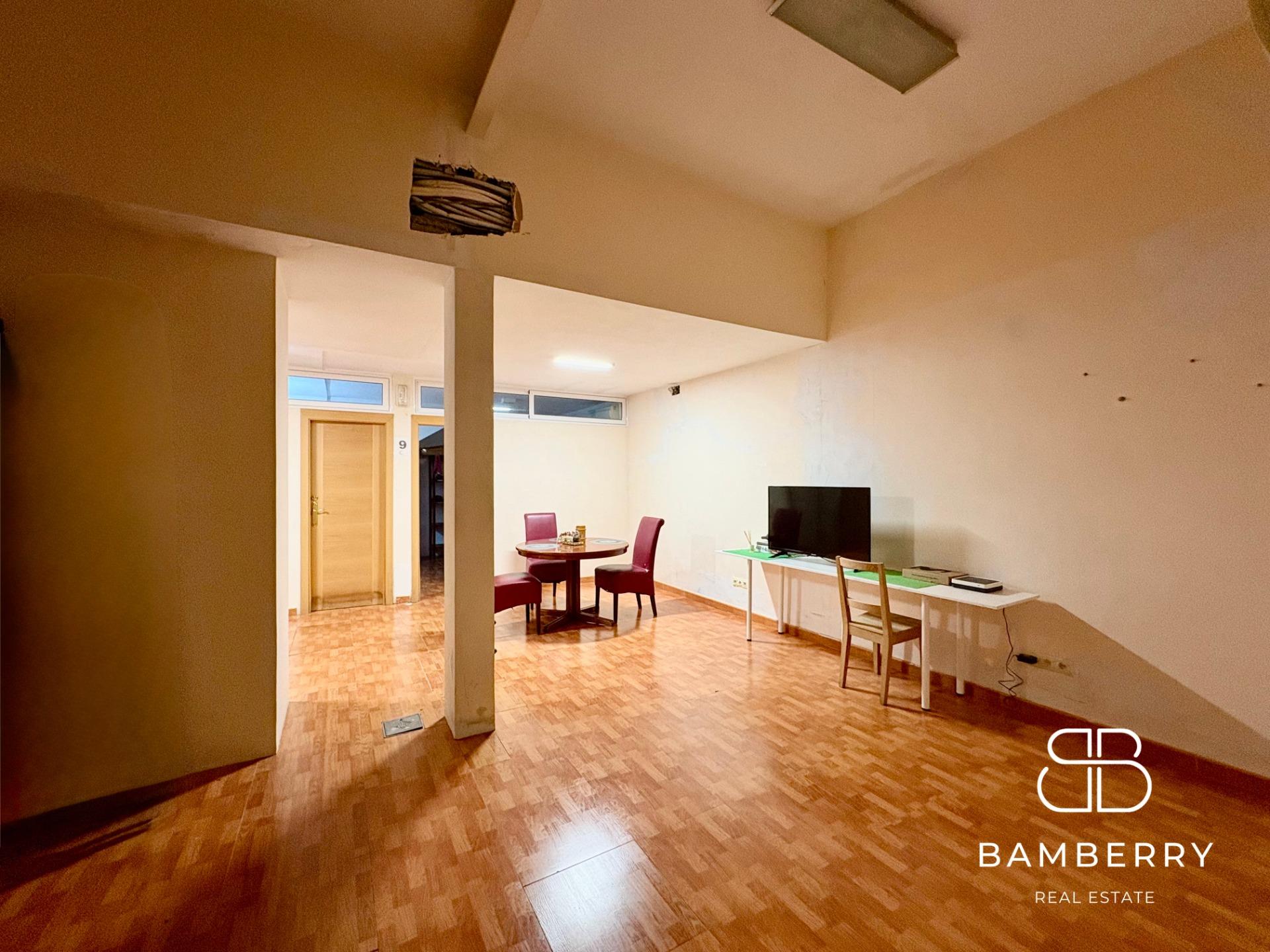 Spacious commercial premises with excellent transport links in Castelldefels-13