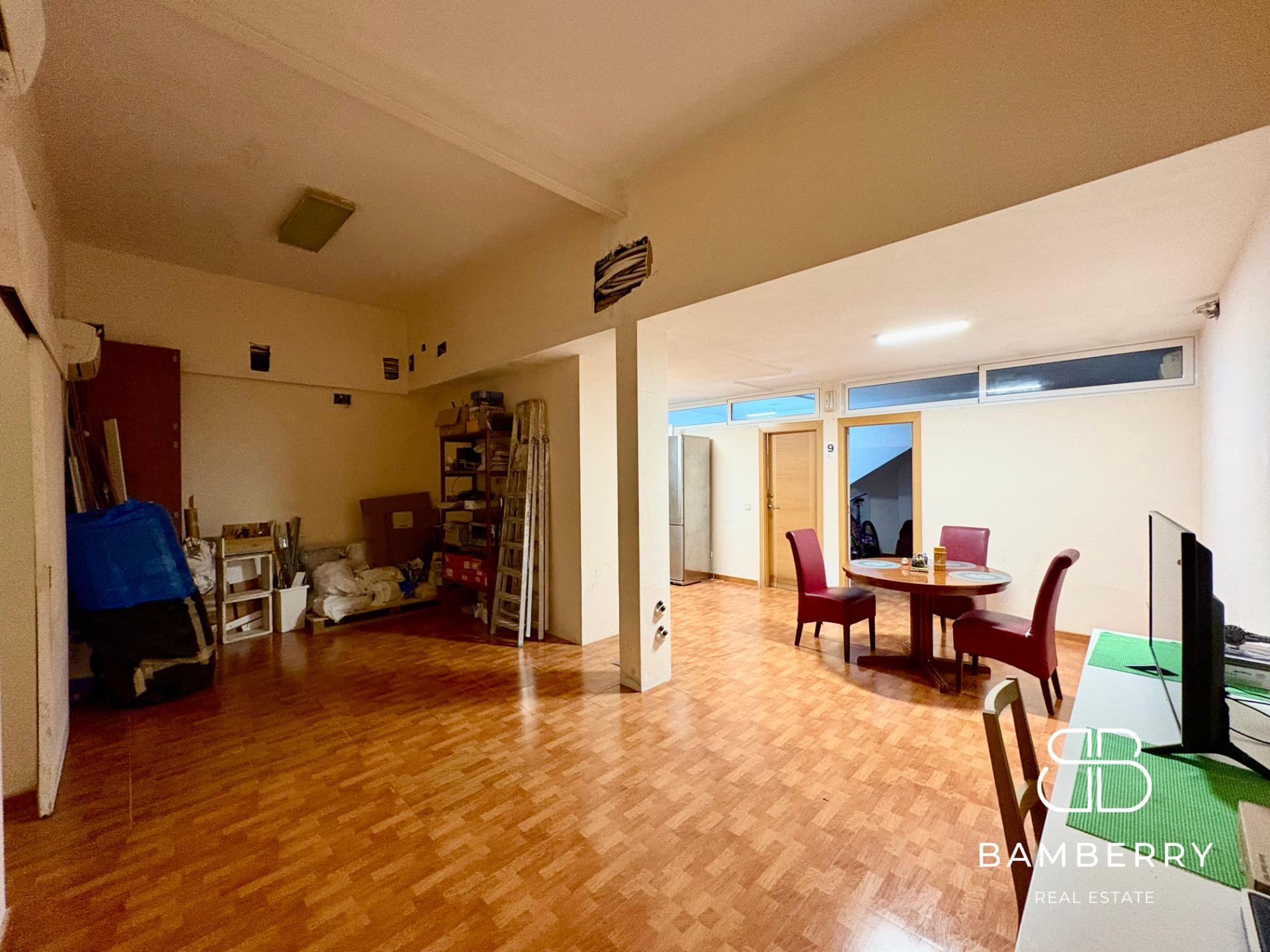 Spacious commercial premises with excellent transport links in Castelldefels-14