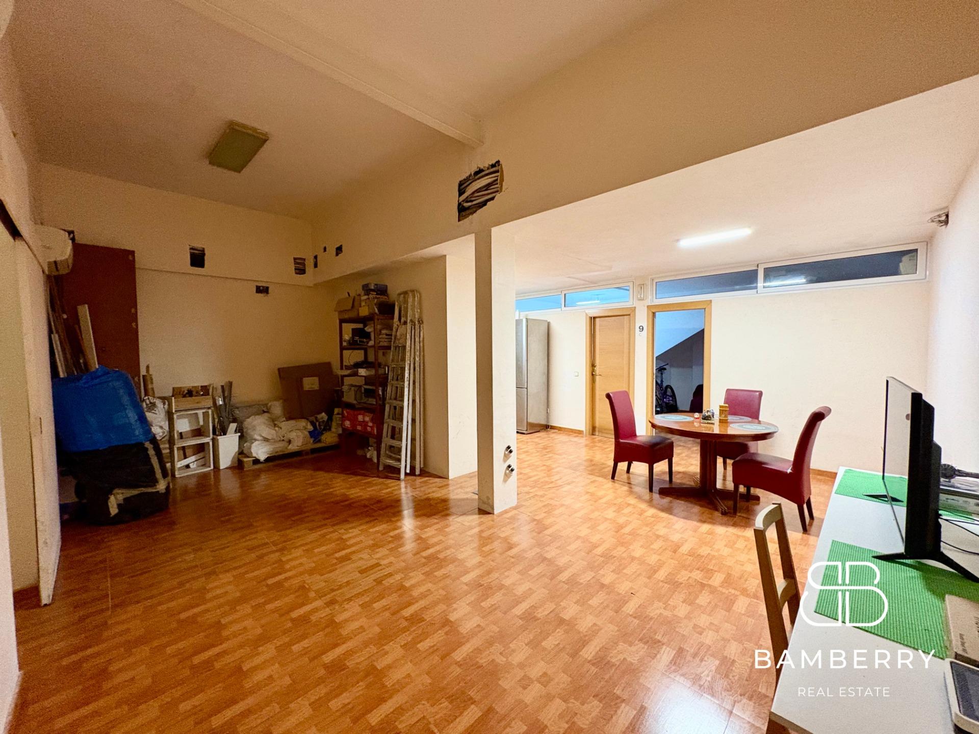 Spacious commercial premises with excellent transport links in Castelldefels-15