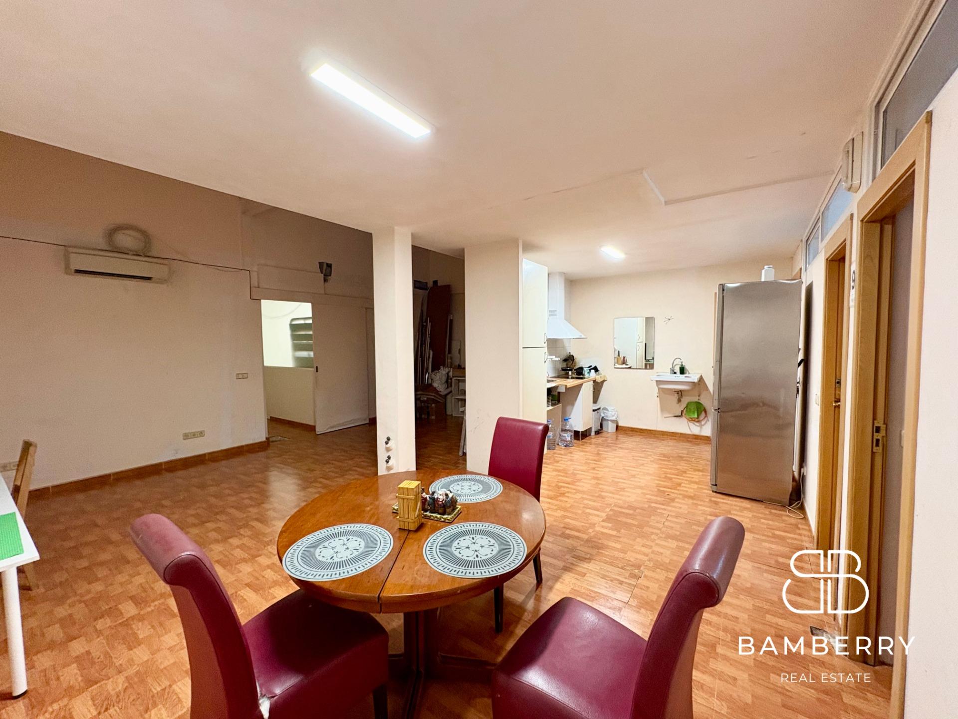 Spacious commercial premises with excellent transport links in Castelldefels-17