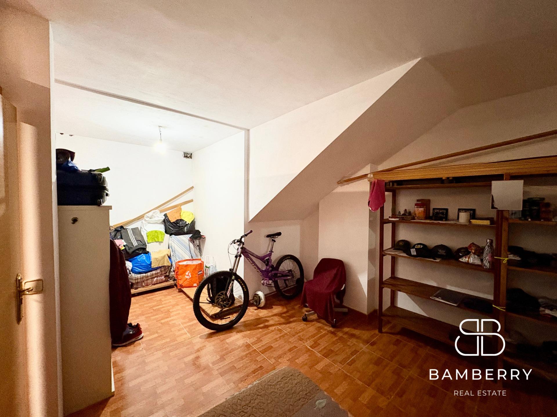 Spacious commercial premises with excellent transport links in Castelldefels-18