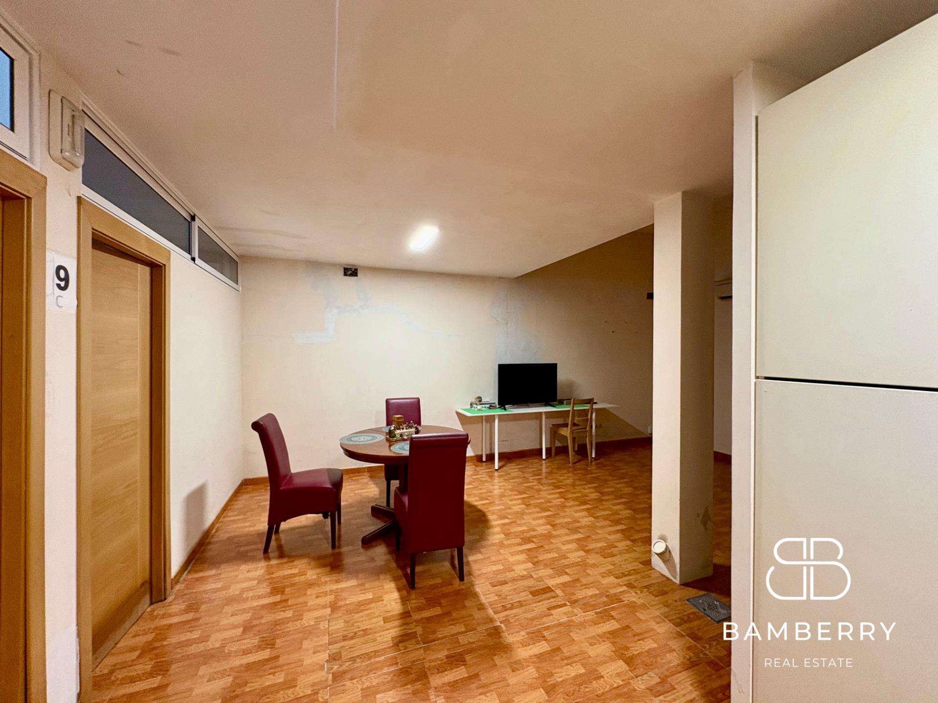 Spacious commercial premises with excellent transport links in Castelldefels-20