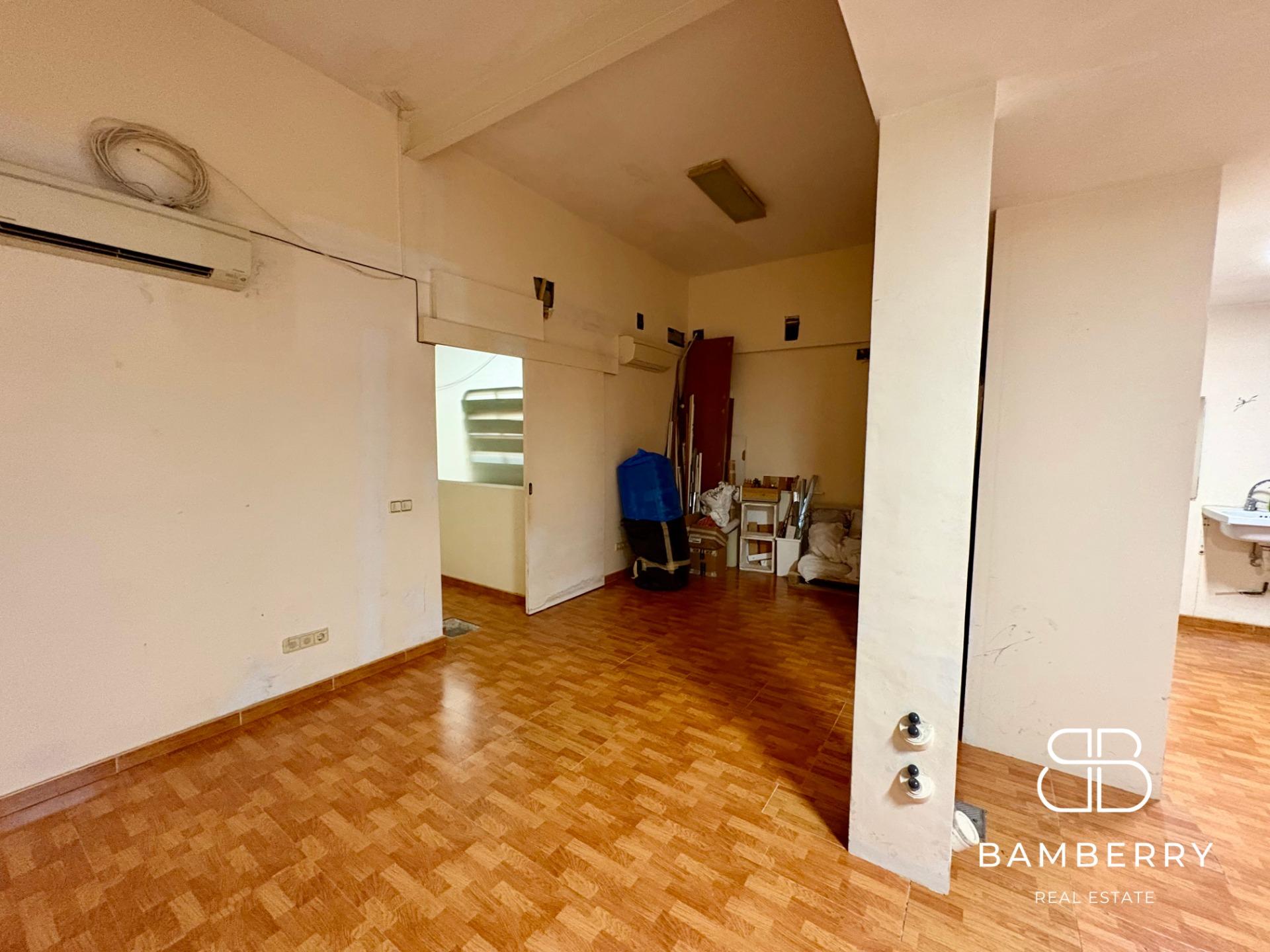 Spacious commercial premises with excellent transport links in Castelldefels-22