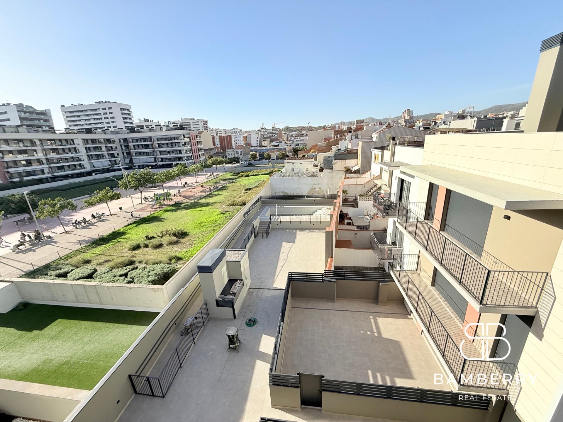 Exclusive new-build duplex with a 37 m² terrace and swimming pool in Badalona-1