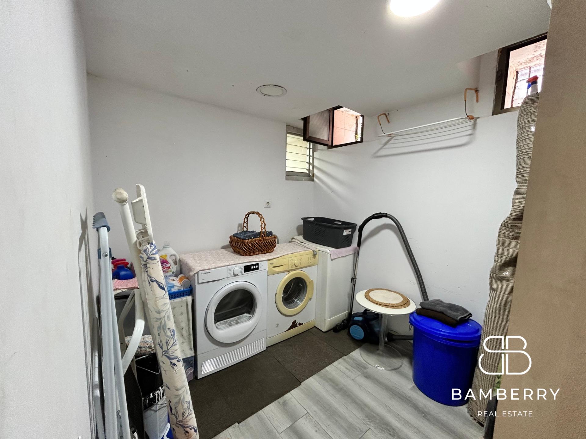 Planta baja con entrada independiente y terraza-24