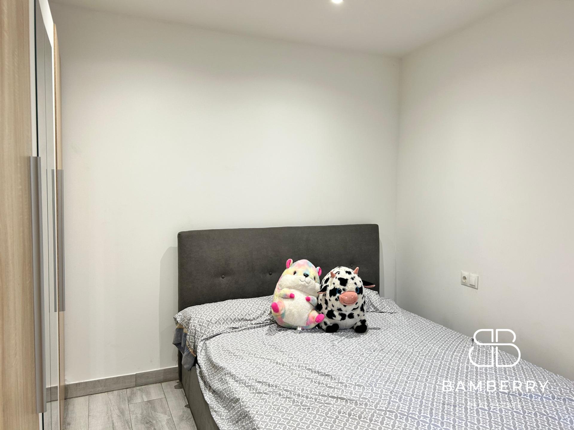 Planta baja con entrada independiente y terraza-31