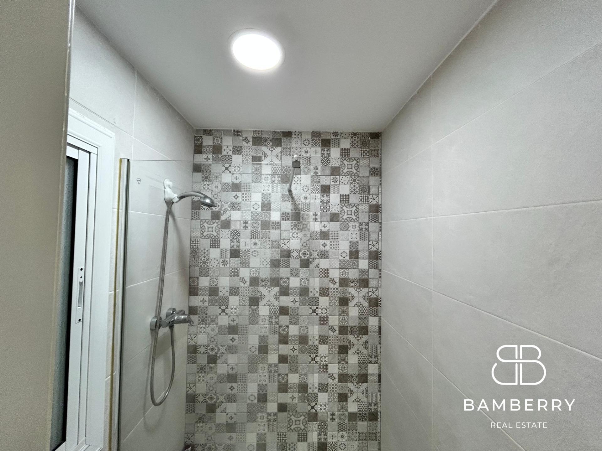 Planta baja con entrada independiente y terraza-37